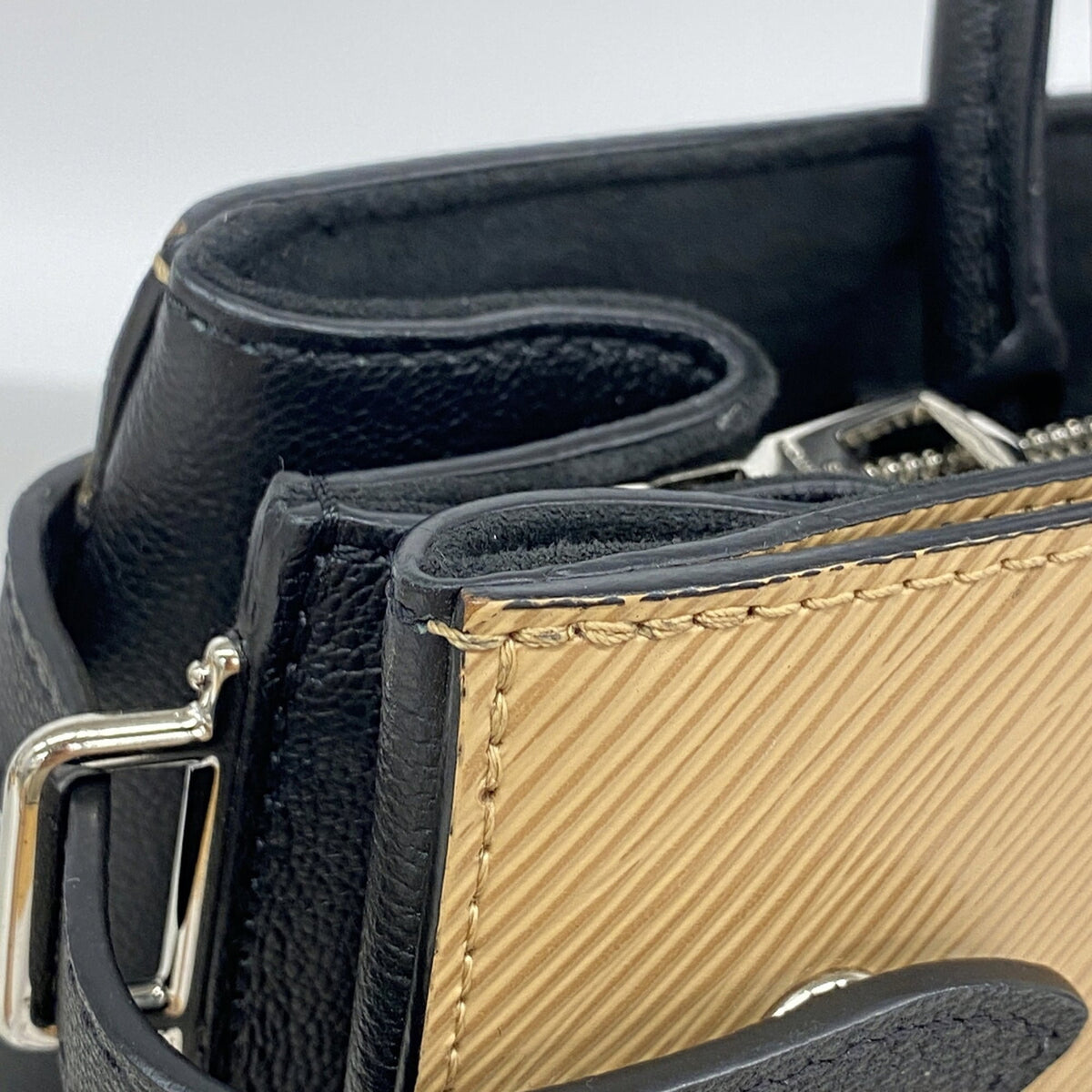 Louis Vuitton Caramel Noir Handbag (Pre-Owned)
