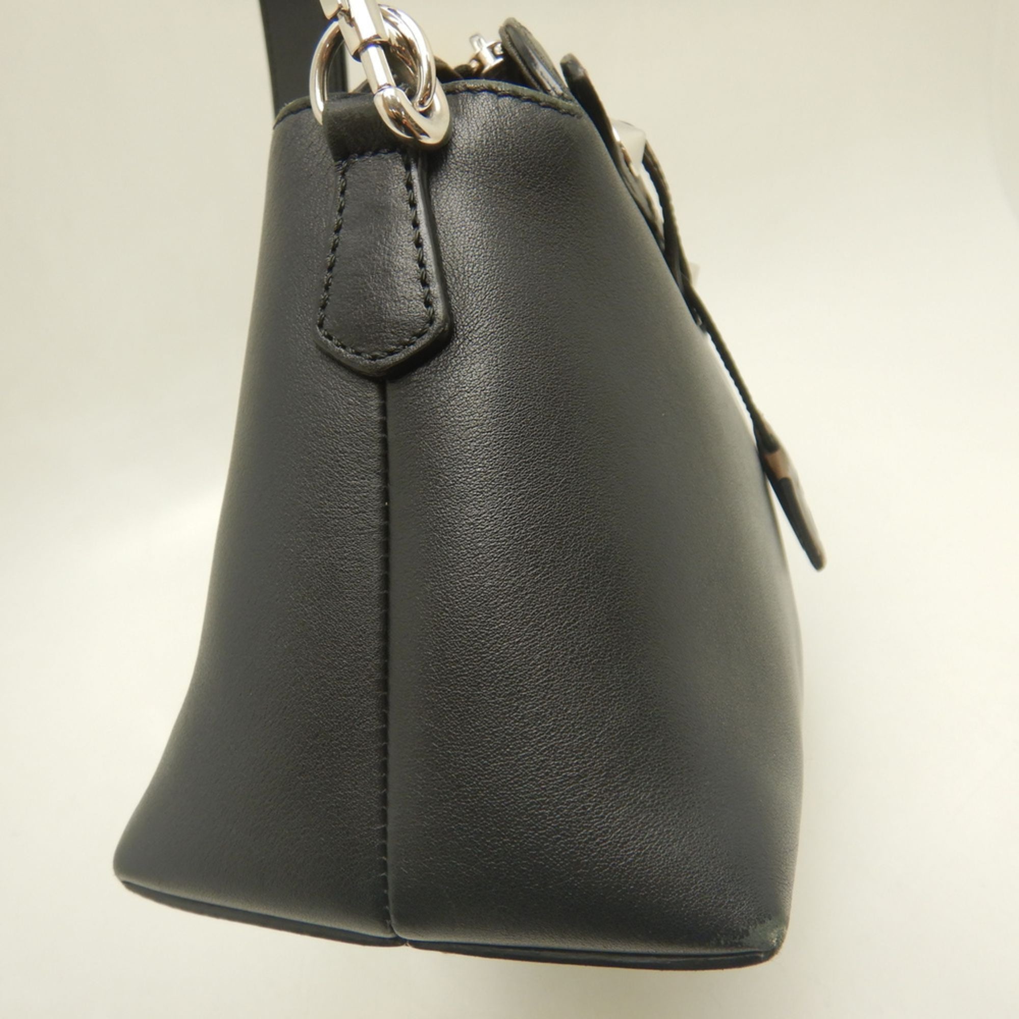 Fendi Black Leather Handbag (Pre-Owned)