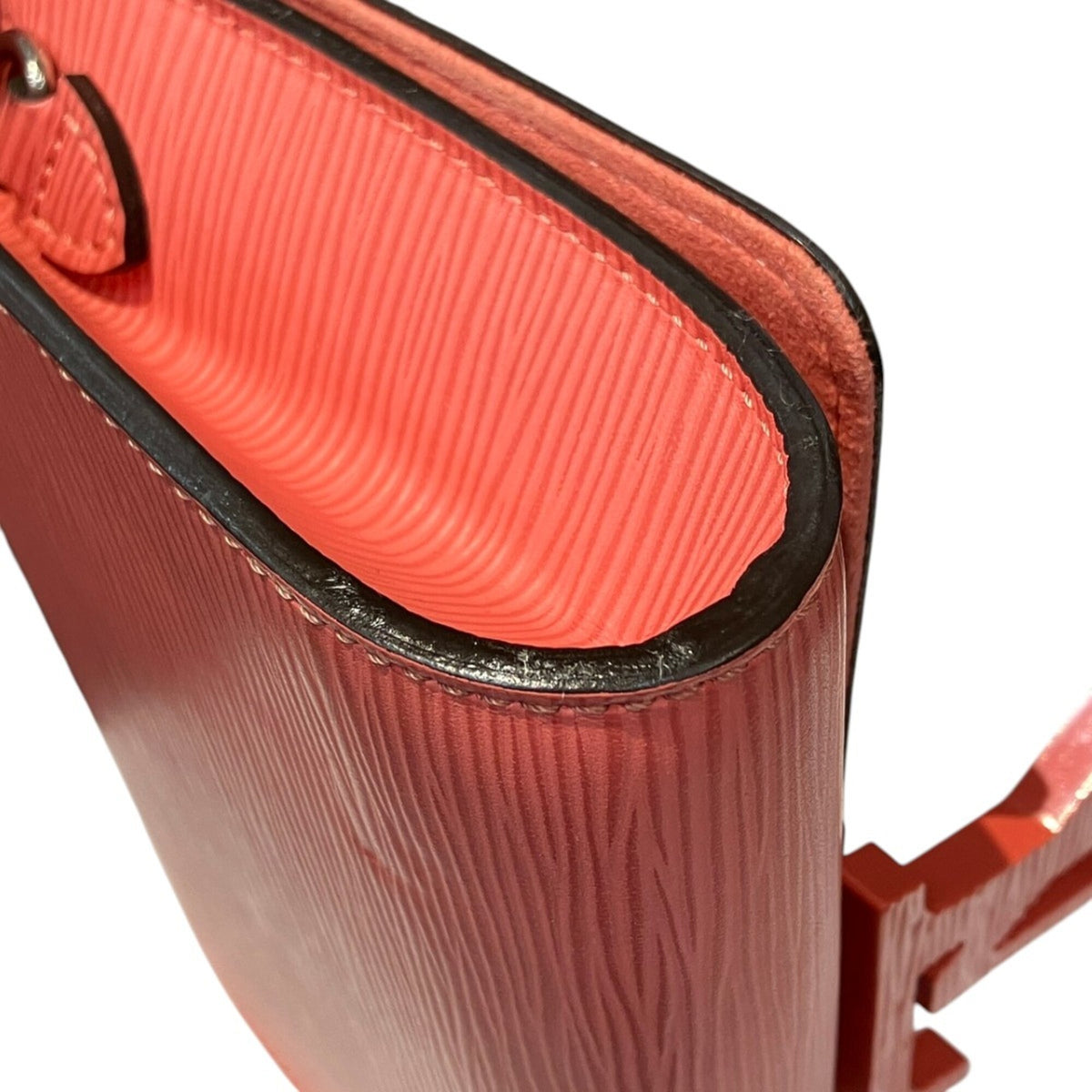 Louis Vuitton Epi Pink Epi Leather Shoulder Bag (Pre-Owned)
