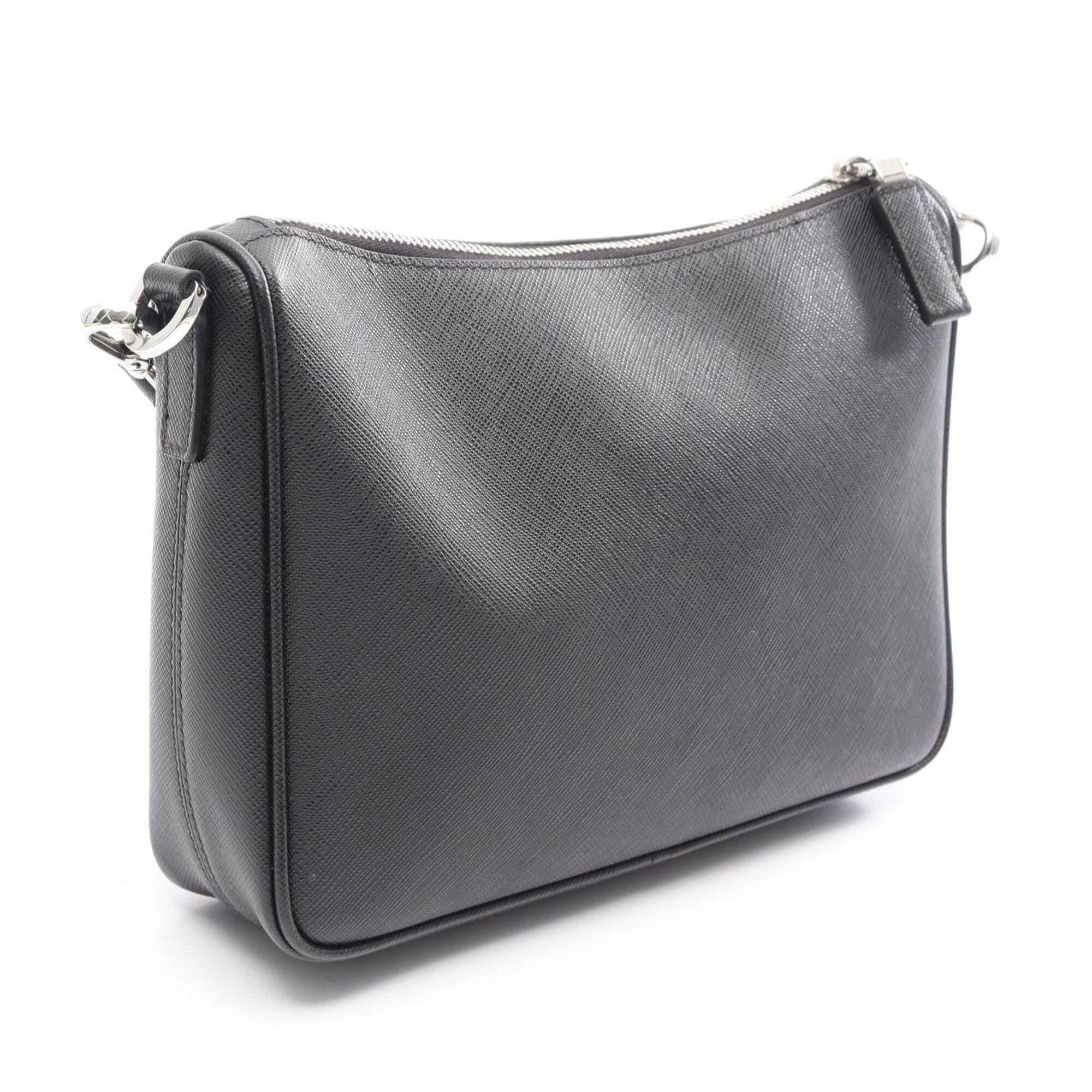 Prada Black Leather Handbag Pouch Shoulder Bag Weekend Bag (Pre-Owned)