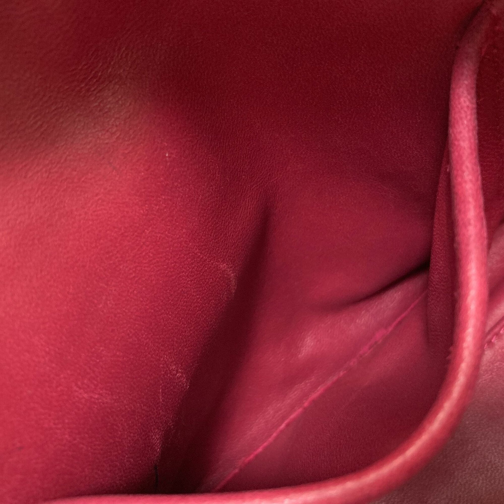 Loewe Red Color Leather Handbag (Pre-Owned)