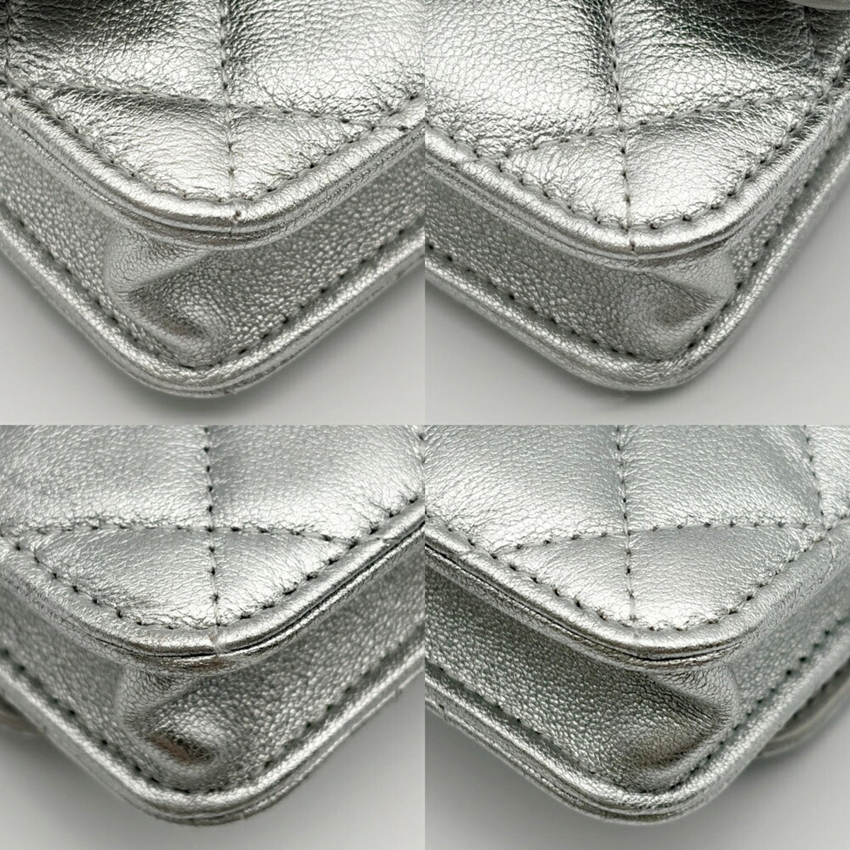 Chanel Matelasse Silver Leather Shoulder Bag (Pre-Owned)