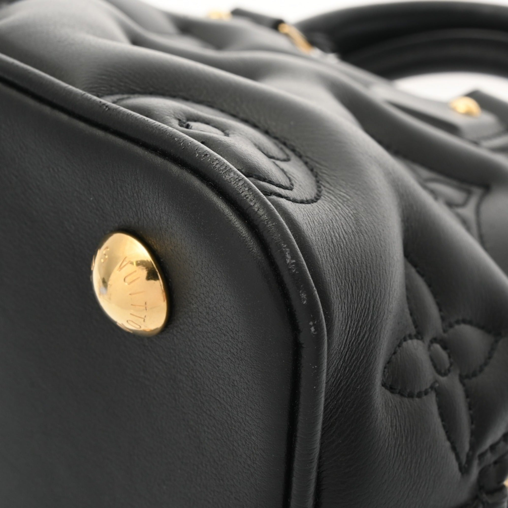Louis Vuitton Black Leather Handbag (Pre-Owned)