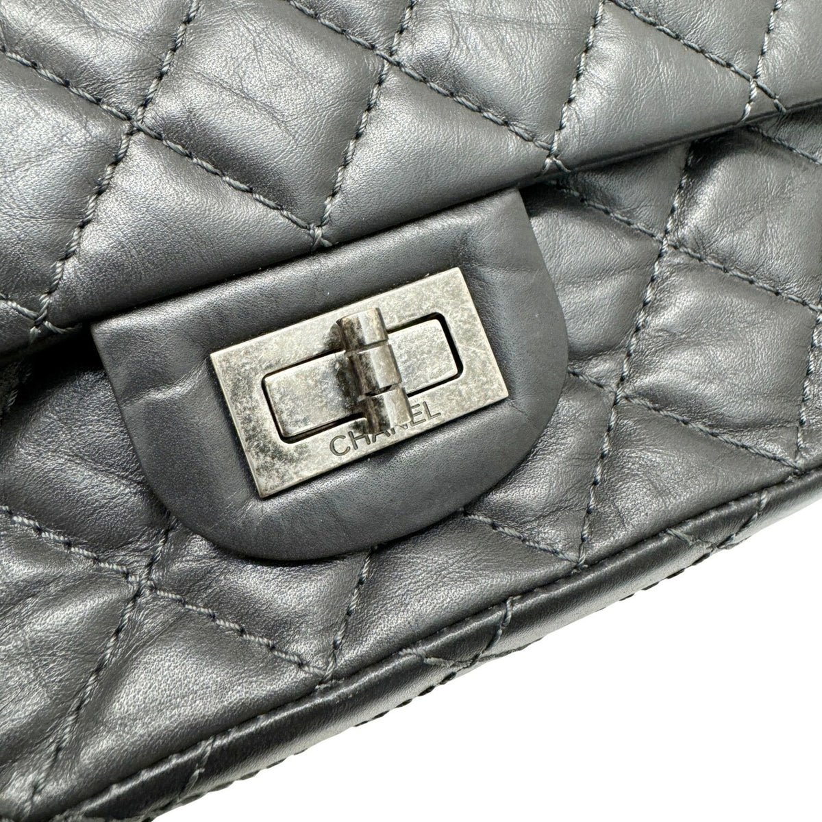 Chanel Dark Gray Leather Shoulder Bag (Pre-Owned)