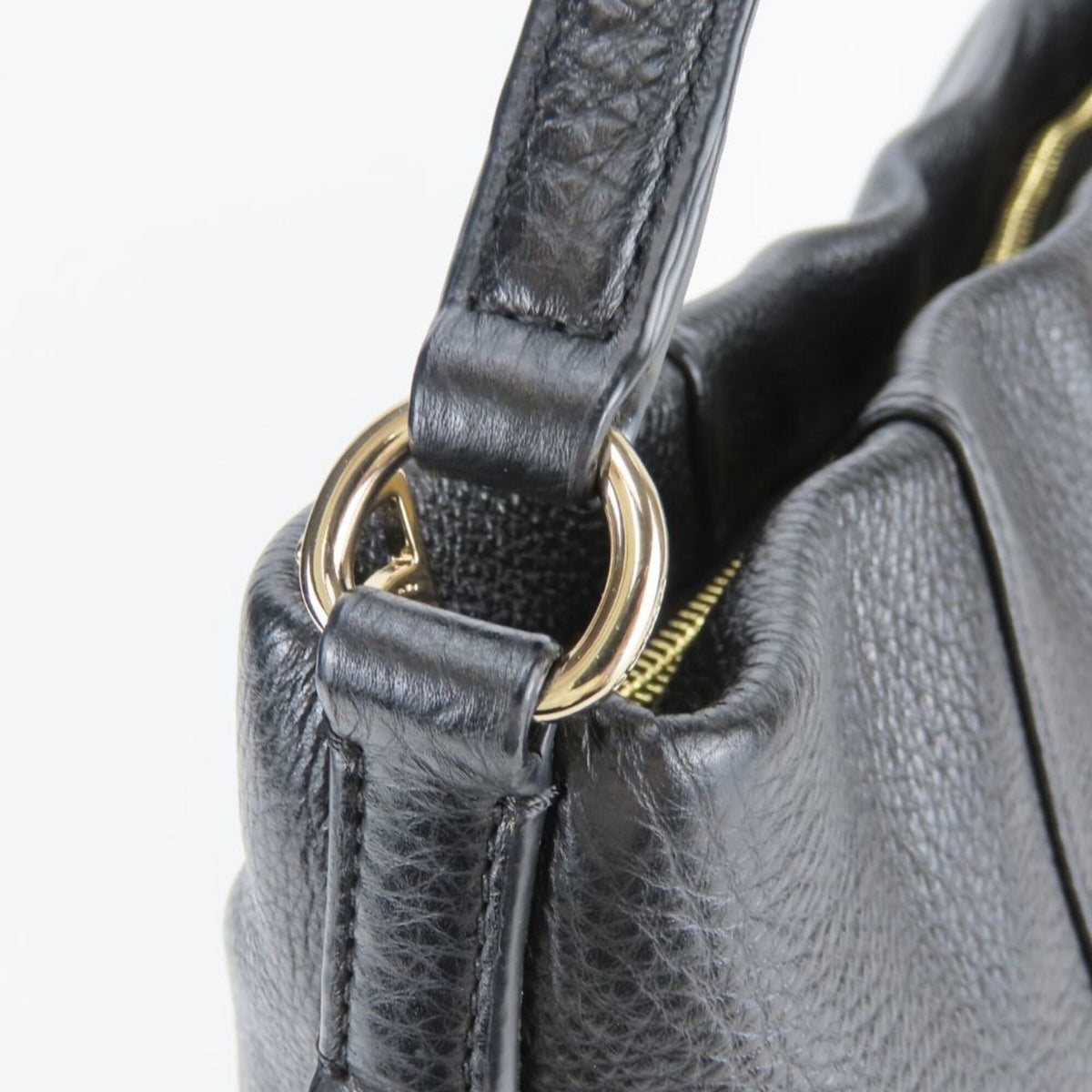 Coach Black Leather Shoulder Bag (Pre-Owned)