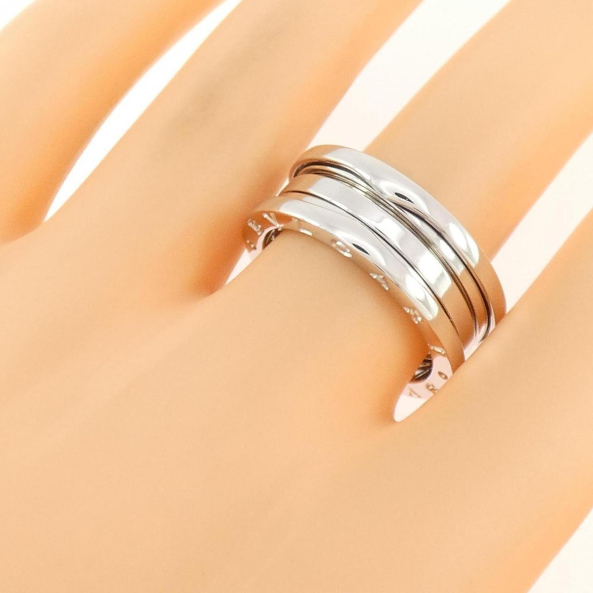 Bvlgari White Gold (18K) Band Ring (Pre-Owned)