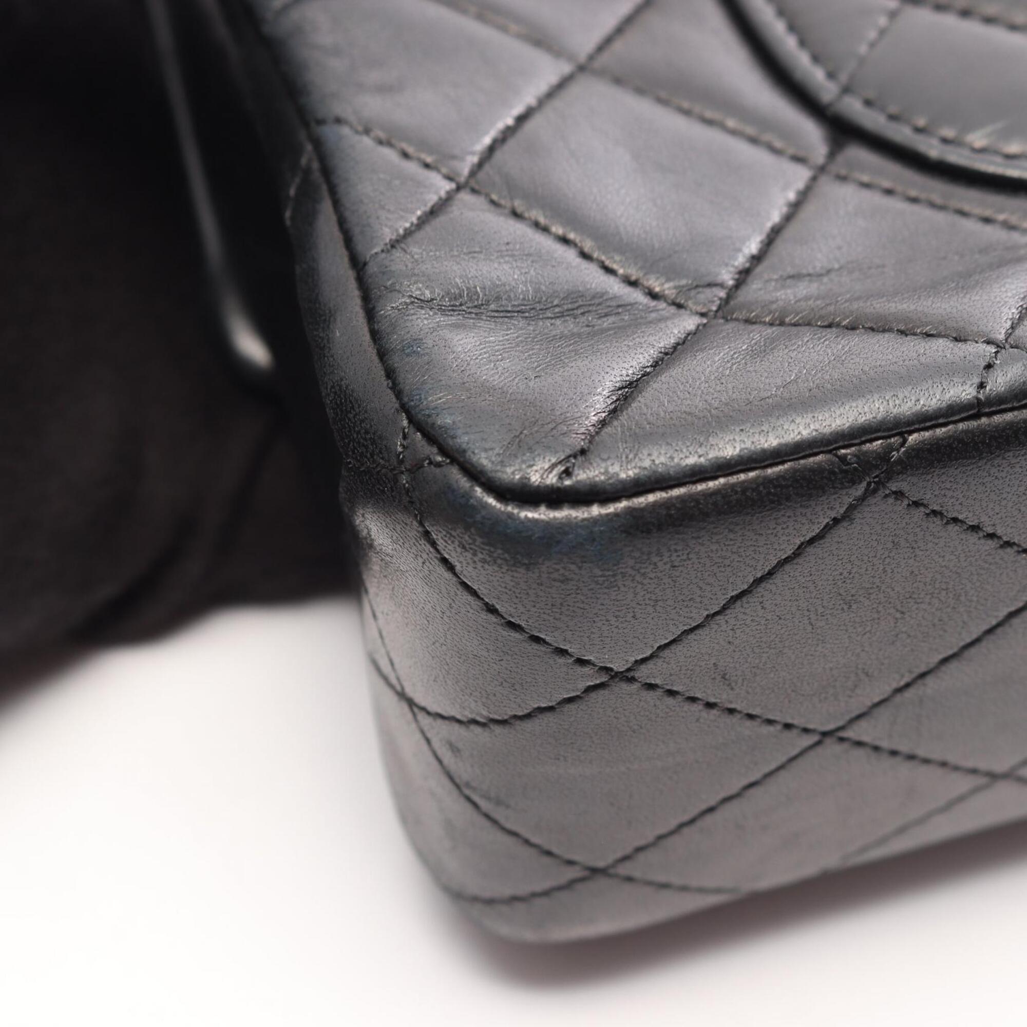 Chanel Black Leather Handbag Shoulder Bag (Pre-Owned)