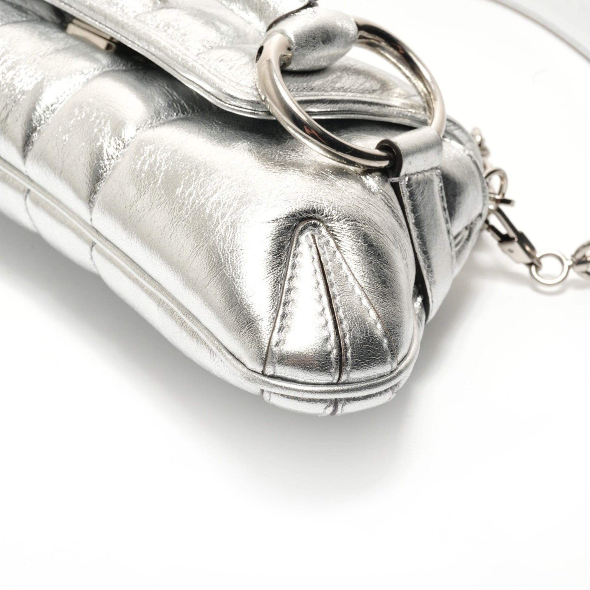 Gucci Silver Leather Shoulder Bag (Pre-Owned)