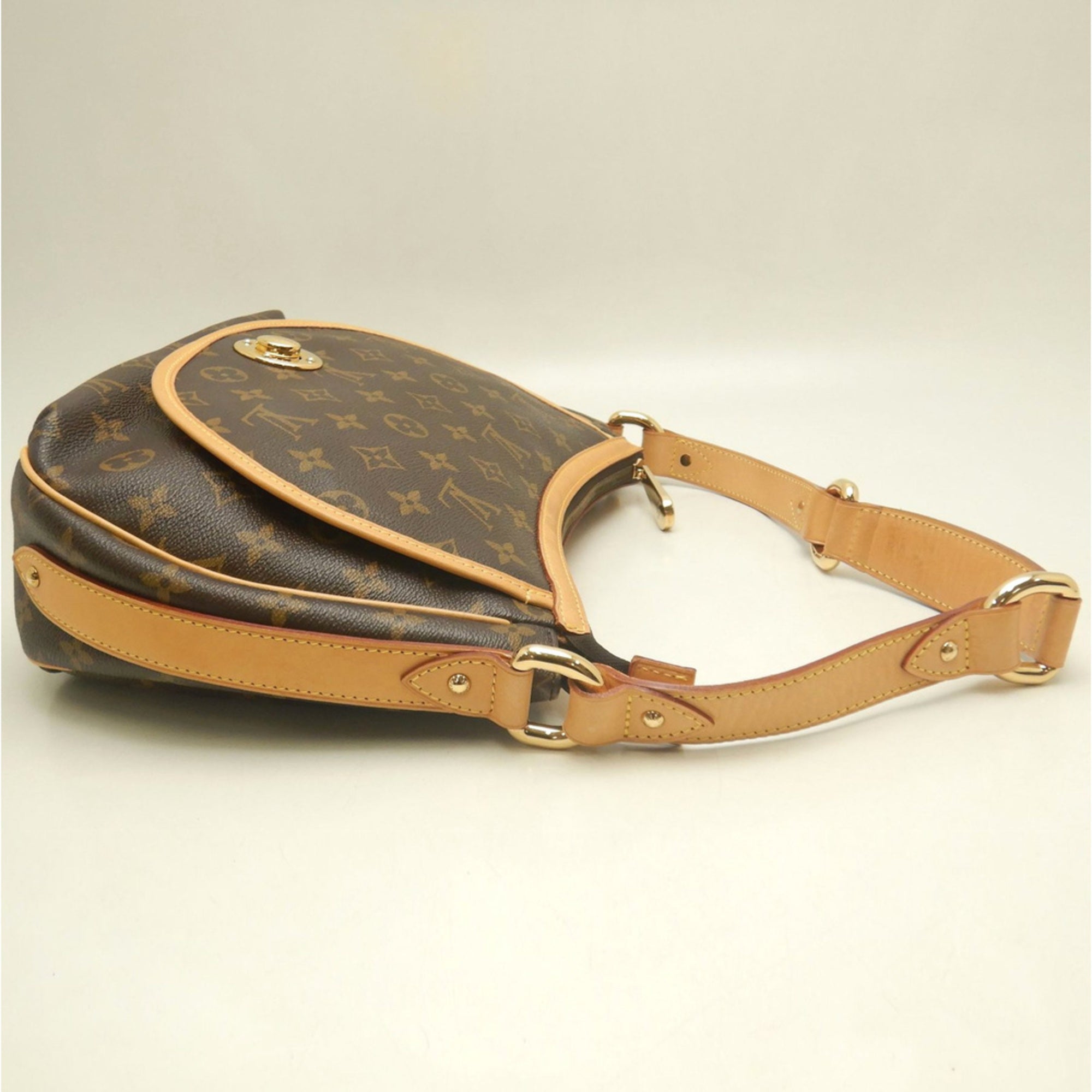 Louis Vuitton Brown Monogram Monogram Shoulder Bag (Pre-Owned)