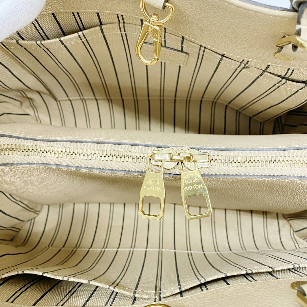Louis Vuitton Dune Handbag (Pre-Owned)