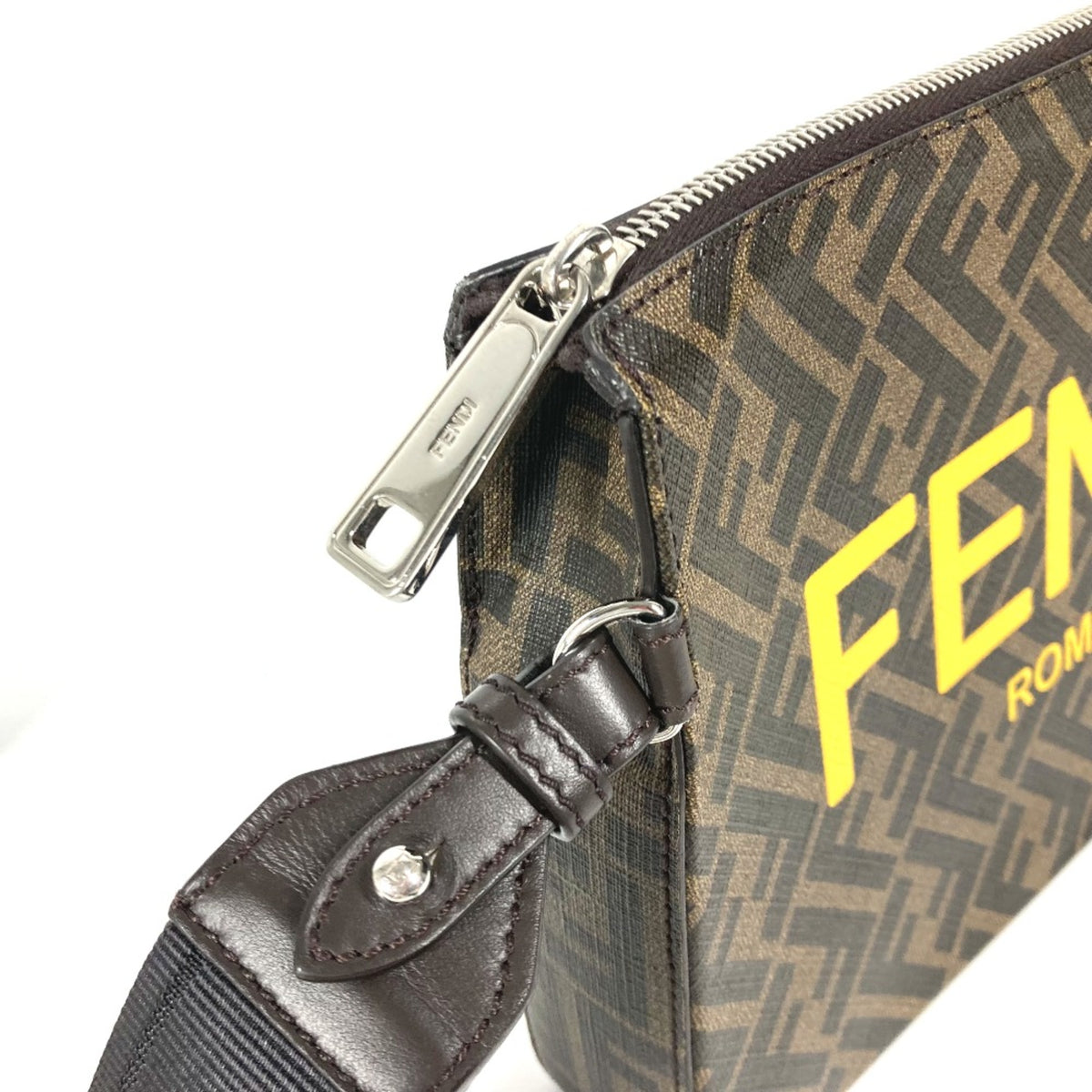 Fendi Brown Leather Clutch Bag (Pre-Owned)