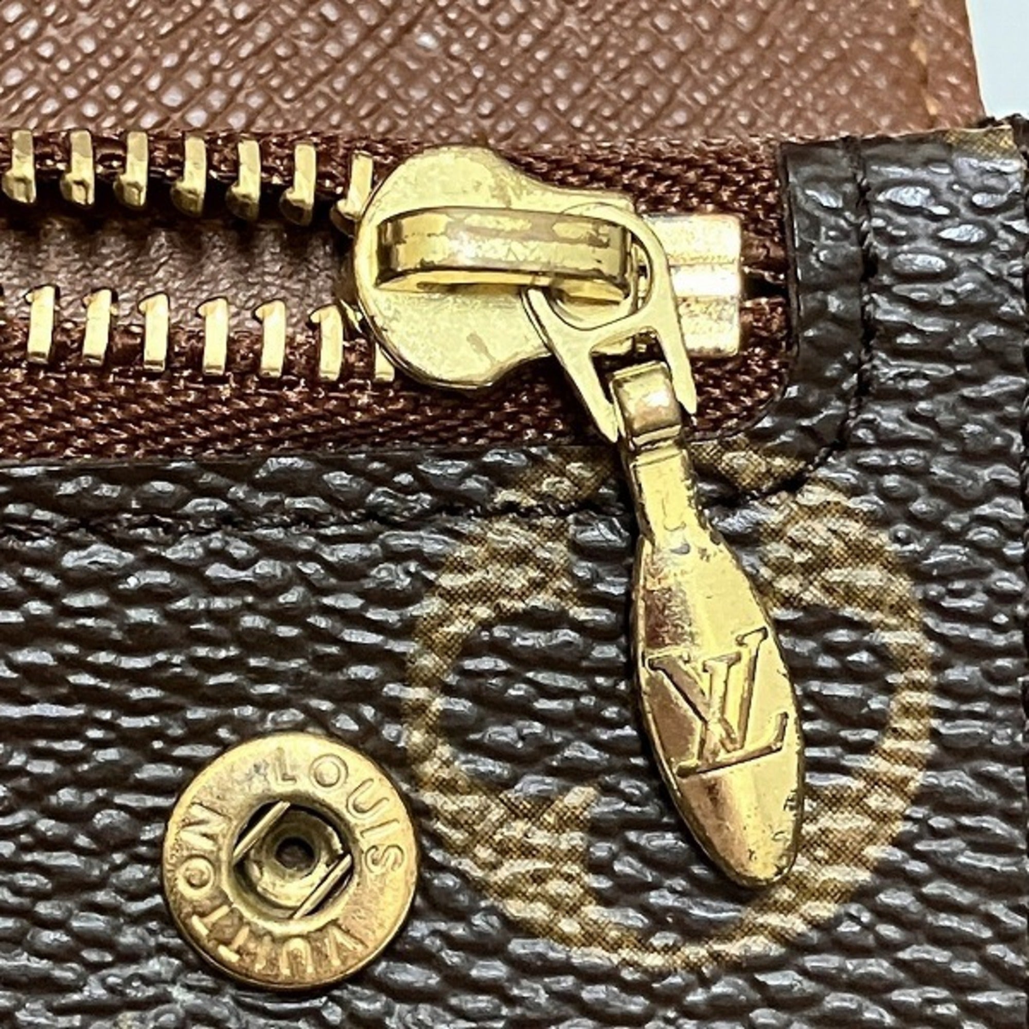 Louis Vuitton Brown Chain/Shoulder Wallet (Pre-Owned)
