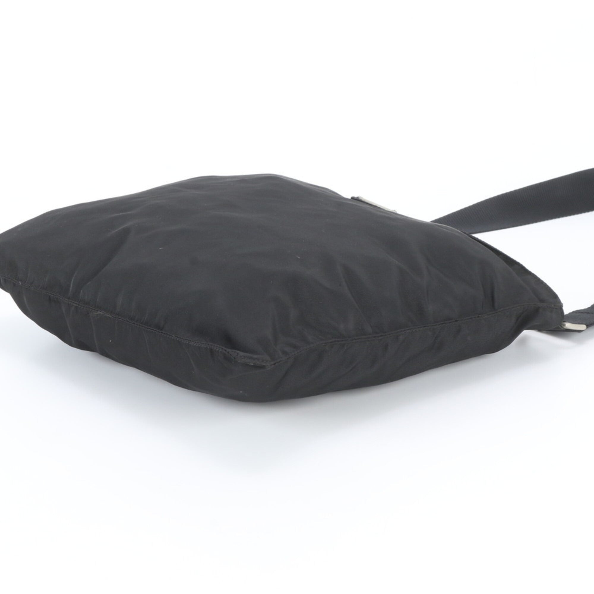 Prada Black Leather Nylon Messenger Bag Shoulder Bag (Pre-Owned)
