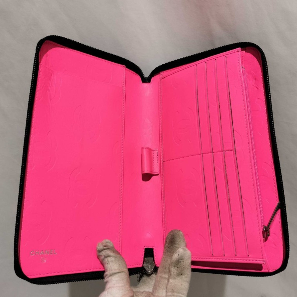 Chanel Black Pink Leather Long Wallet (Bi-Fold) (Pre-Owned)