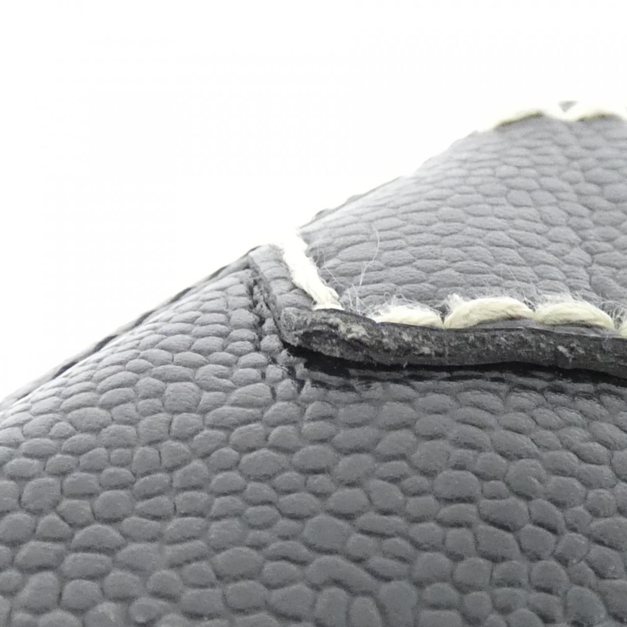 Chanel Black Grained Calfskin Shoulder Bag (Pre-Owned)