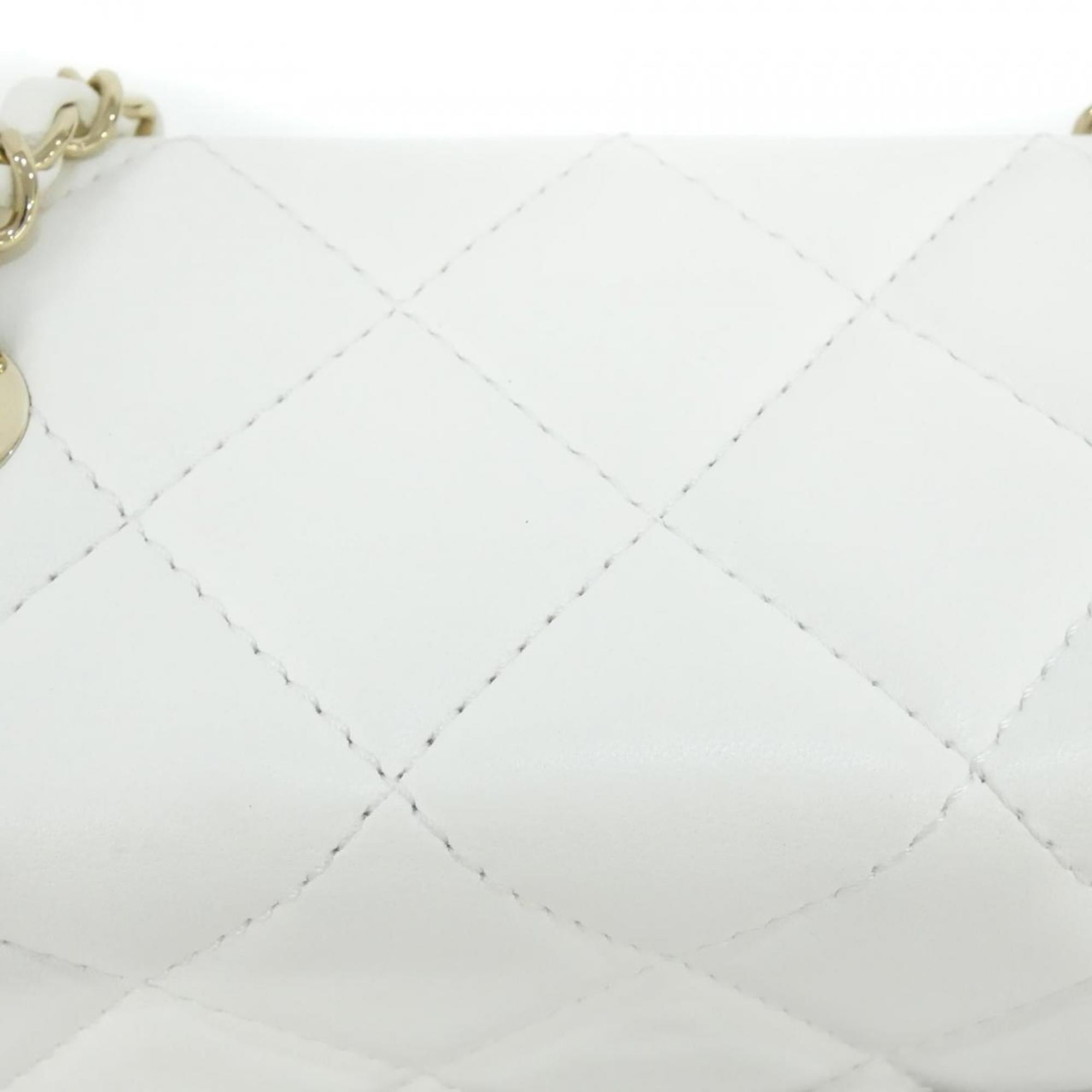Chanel White Leather Shoulder Bag (Pre-Owned)