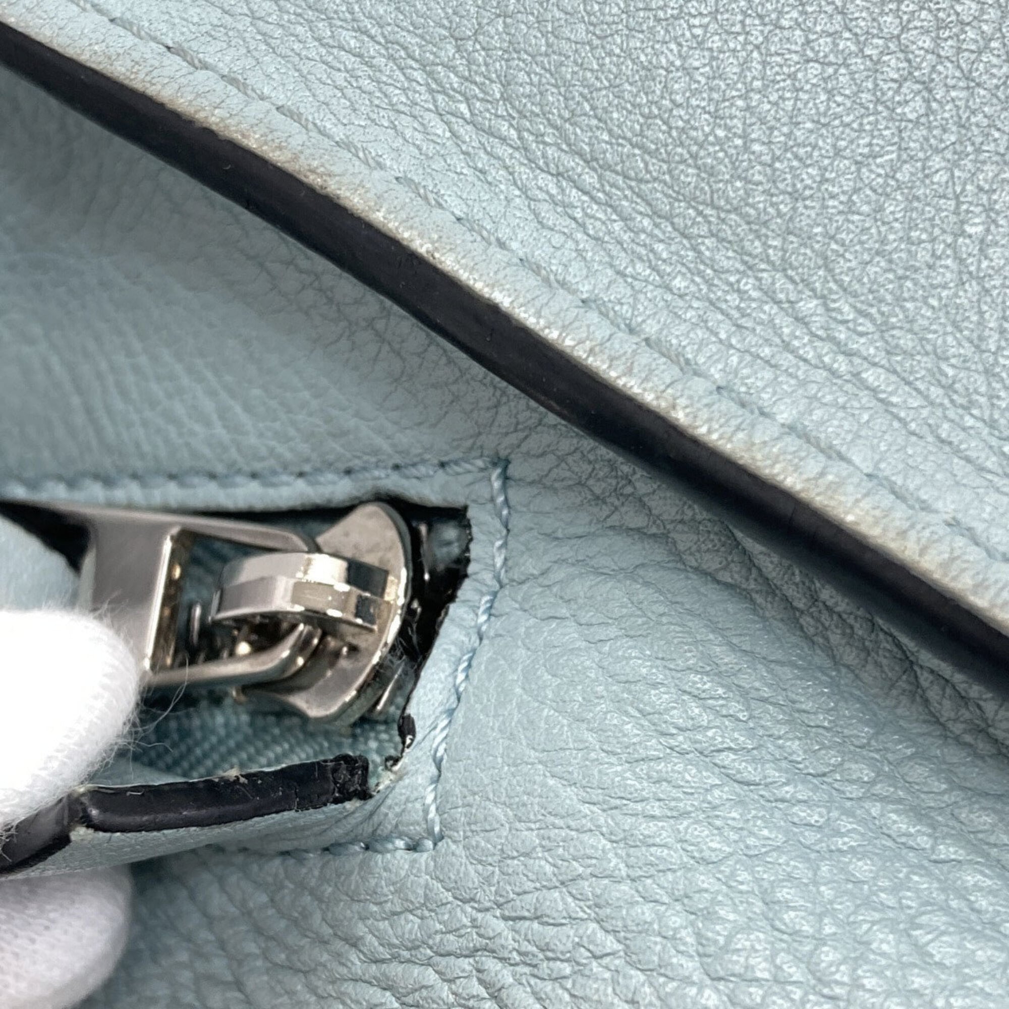 Loewe Light Blue Leather Handbag Pouch (Pre-Owned)