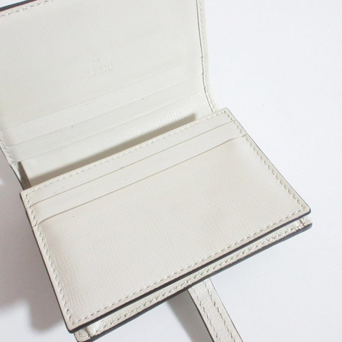 Gucci Grayish White Wallet (Bi-Fold) (Pre-Owned)