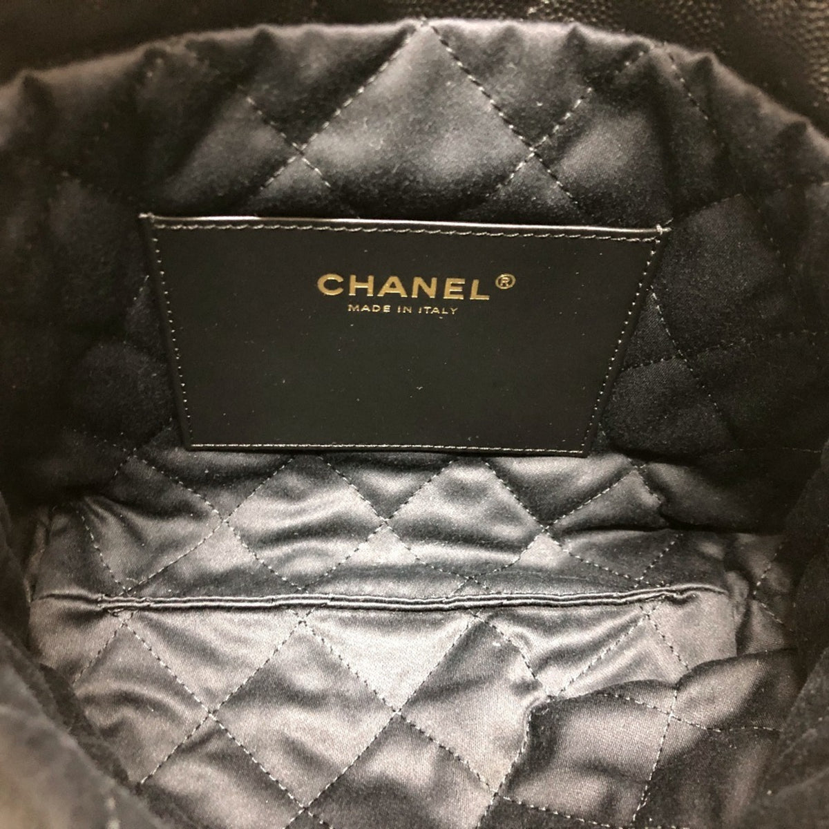 Chanel Black Grained Calfskin Shoulder Bag (Pre-Owned)