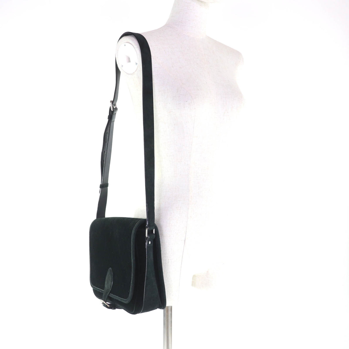 Saint Laurent Black Leather Shoulder Bag (Pre-Owned)