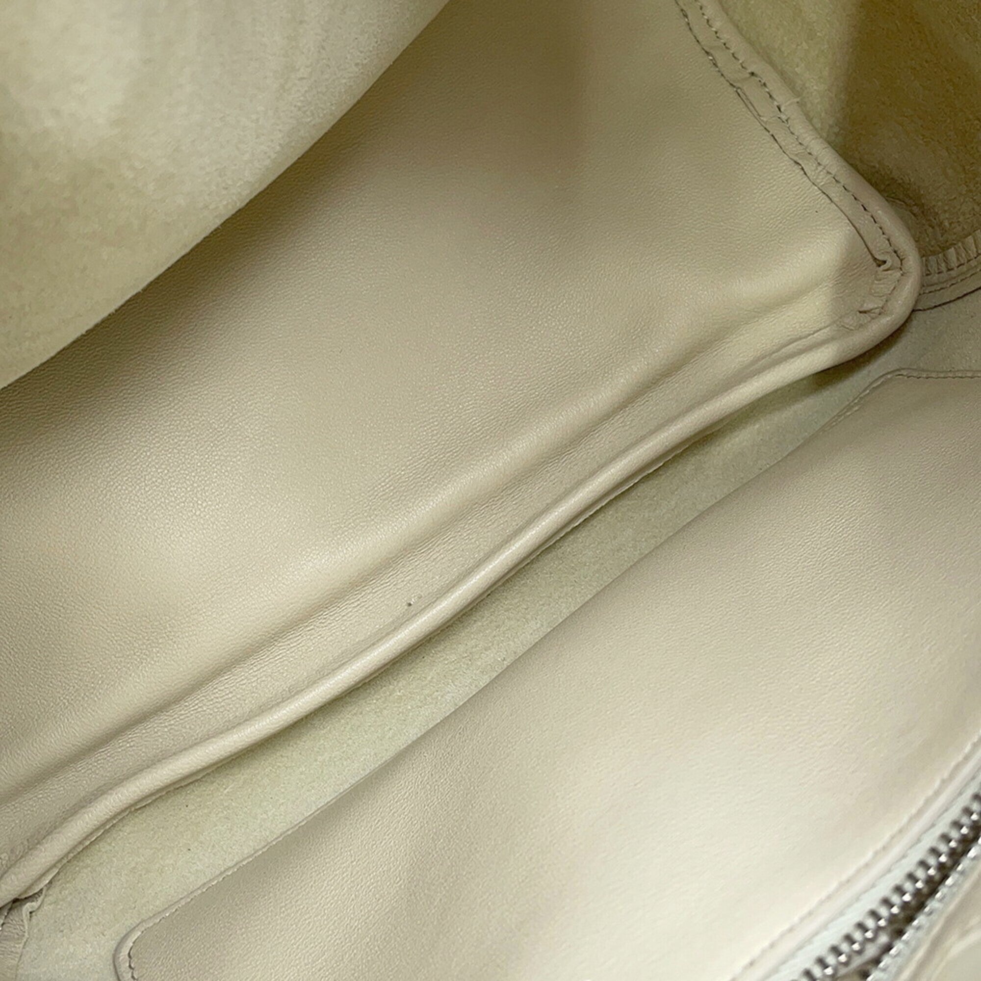 Loewe Ivory Leather Shoulder Bag (Pre-Owned)