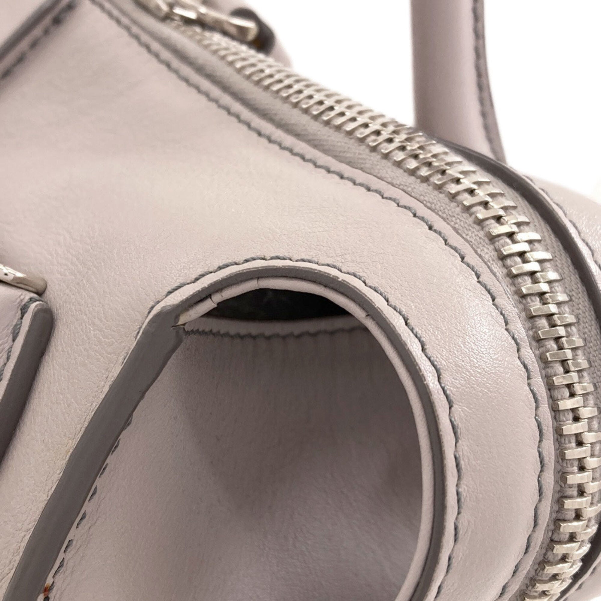 Tod's Gray Leather Handbag (Pre-Owned)