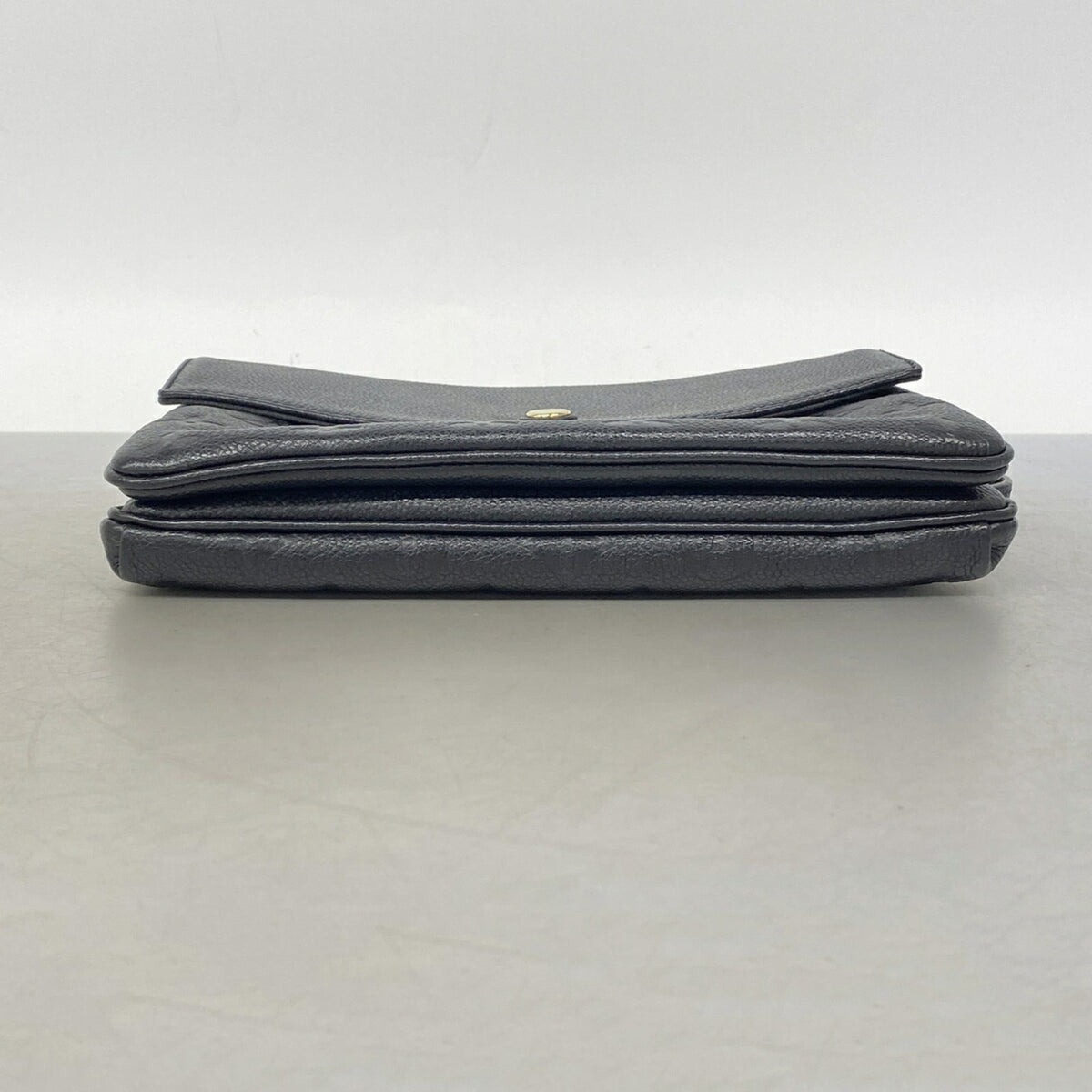 Louis Vuitton Noir Shoulder Bag (Pre-Owned)