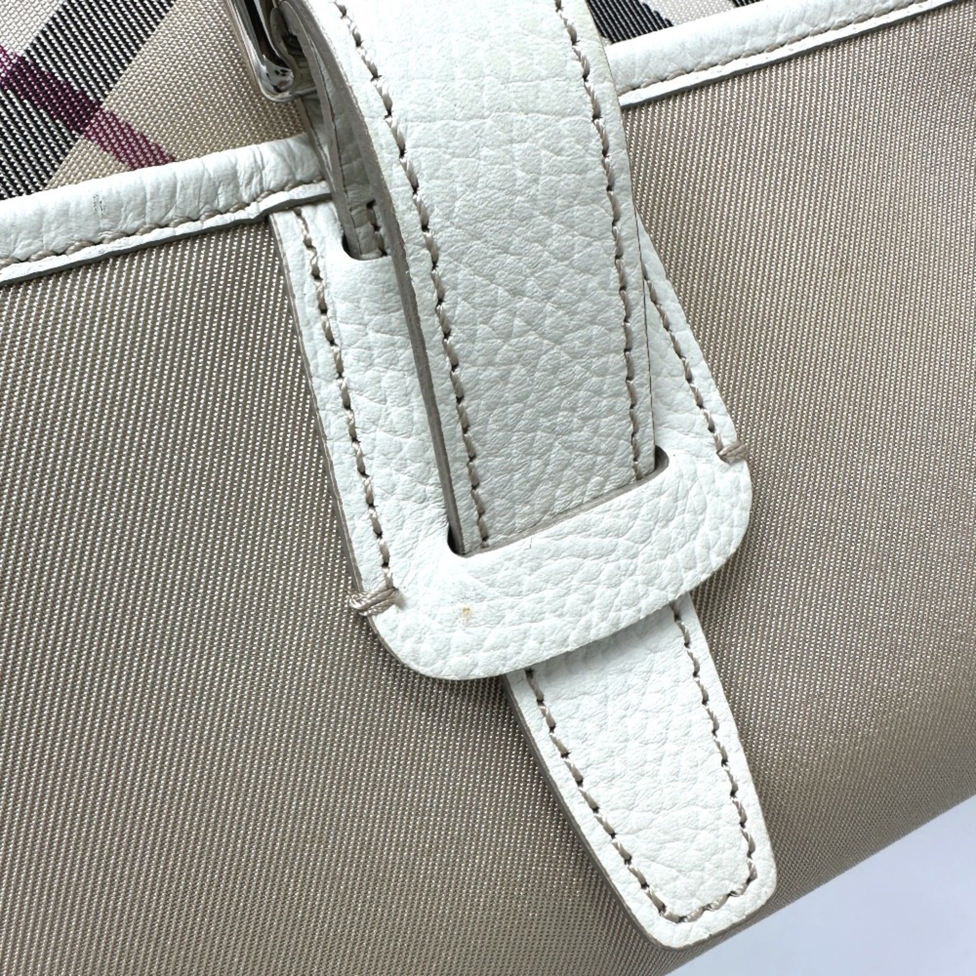 Burberry Beige Cloth Handbag (Pre-Owned)