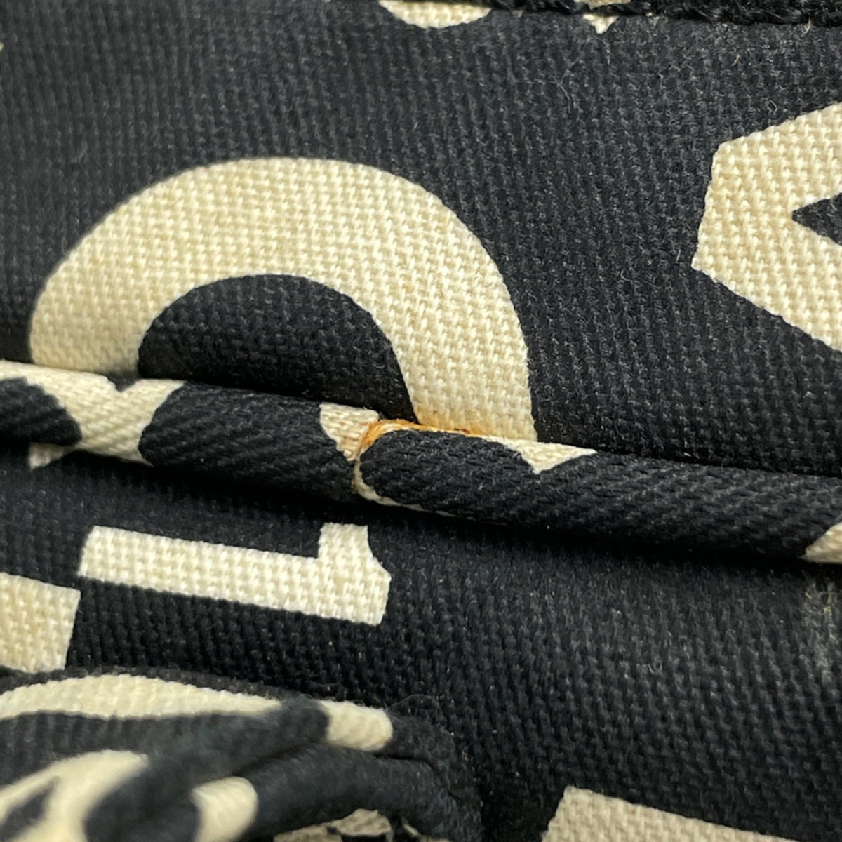 Chanel Black White Canvas Handbag Tote Bag (Pre-Owned)