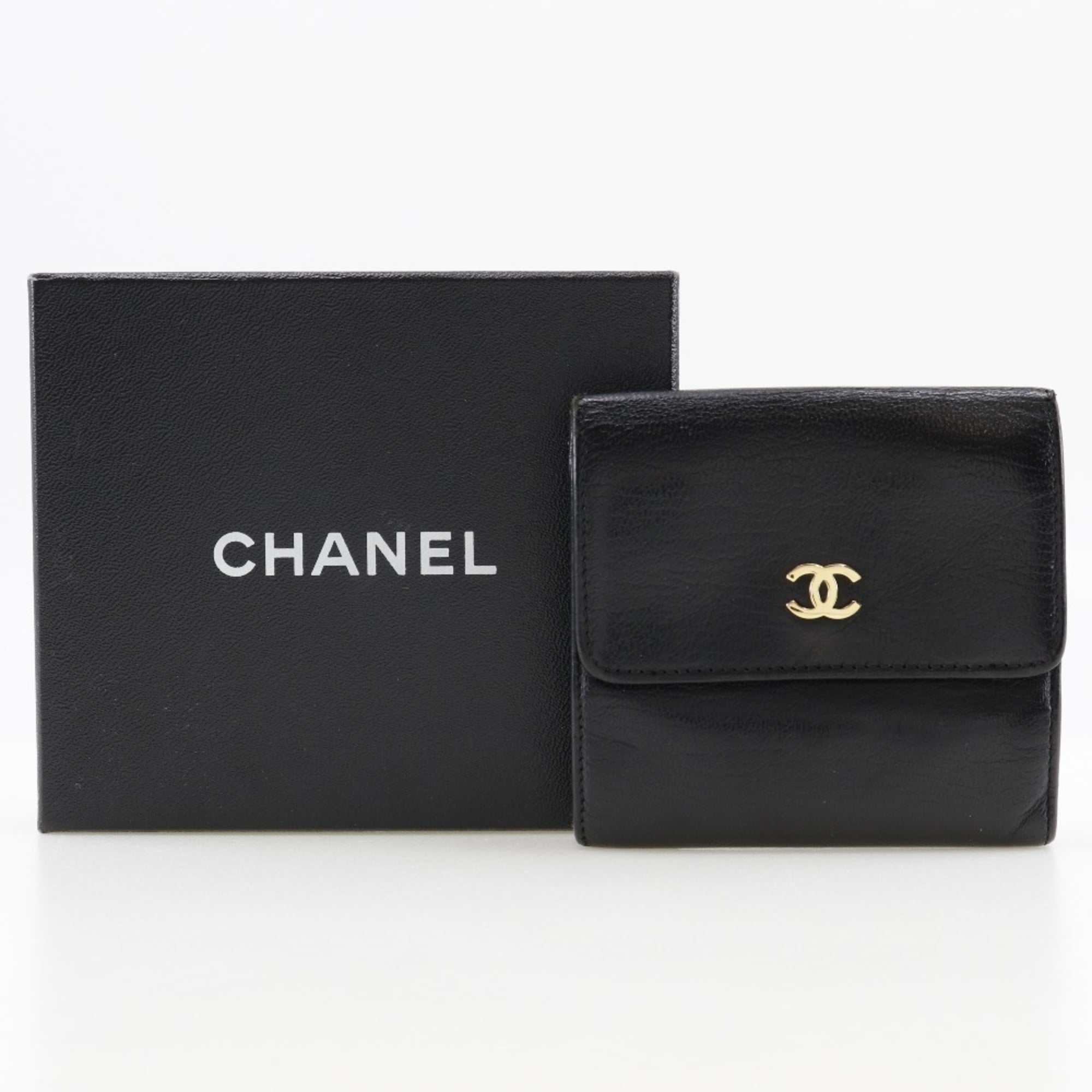 Chanel Black Leather Wallet (Bi-Fold) (Pre-Owned)