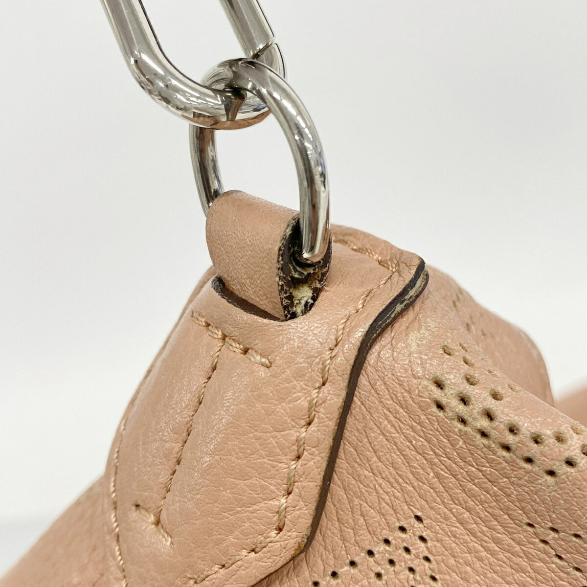 Louis Vuitton Rose Handbag (Pre-Owned)