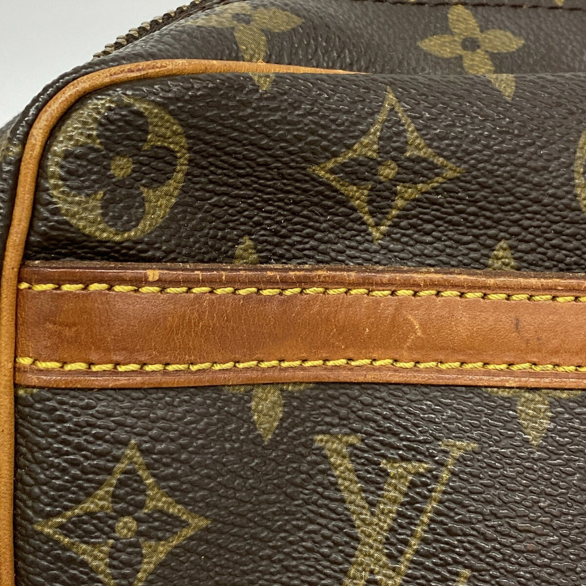 Louis Vuitton Brown Shoulder Bag (Pre-Owned)