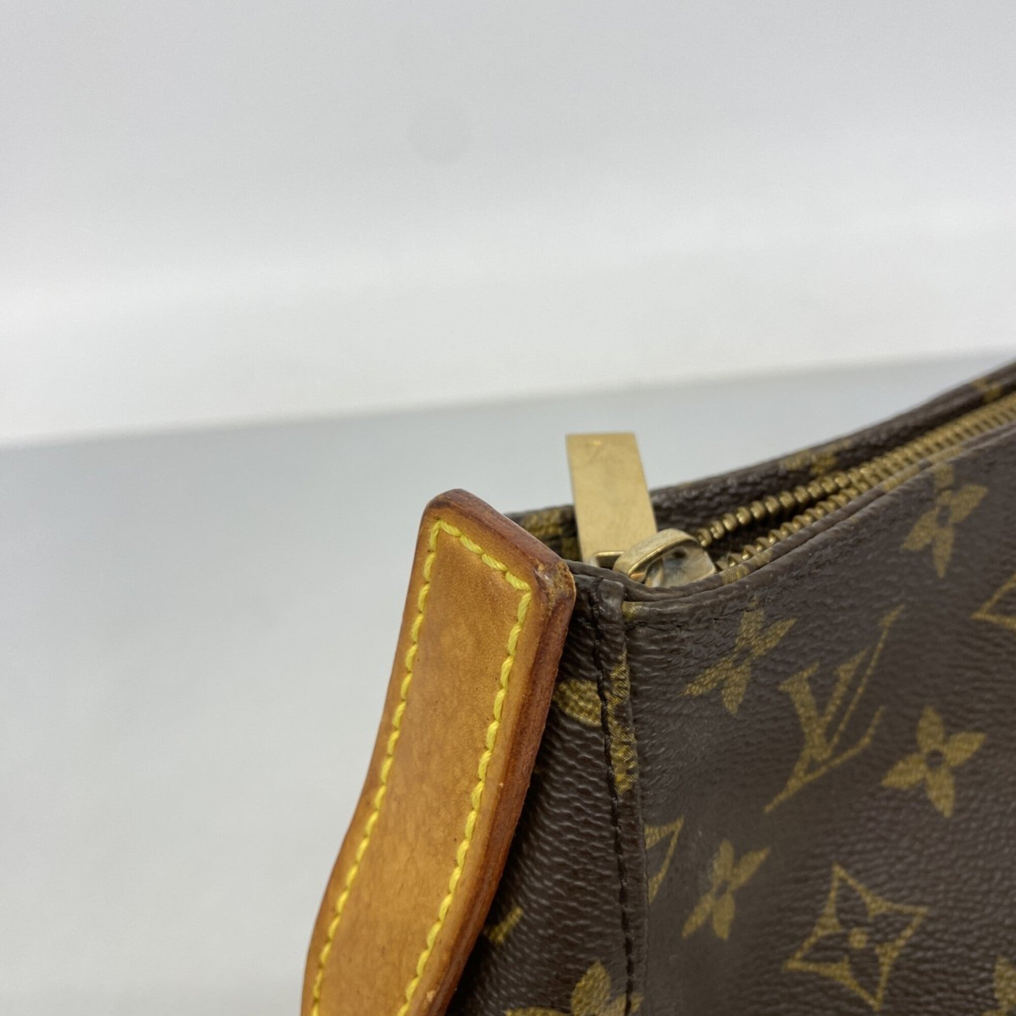 Louis Vuitton Brown Shoulder Bag (Pre-Owned)