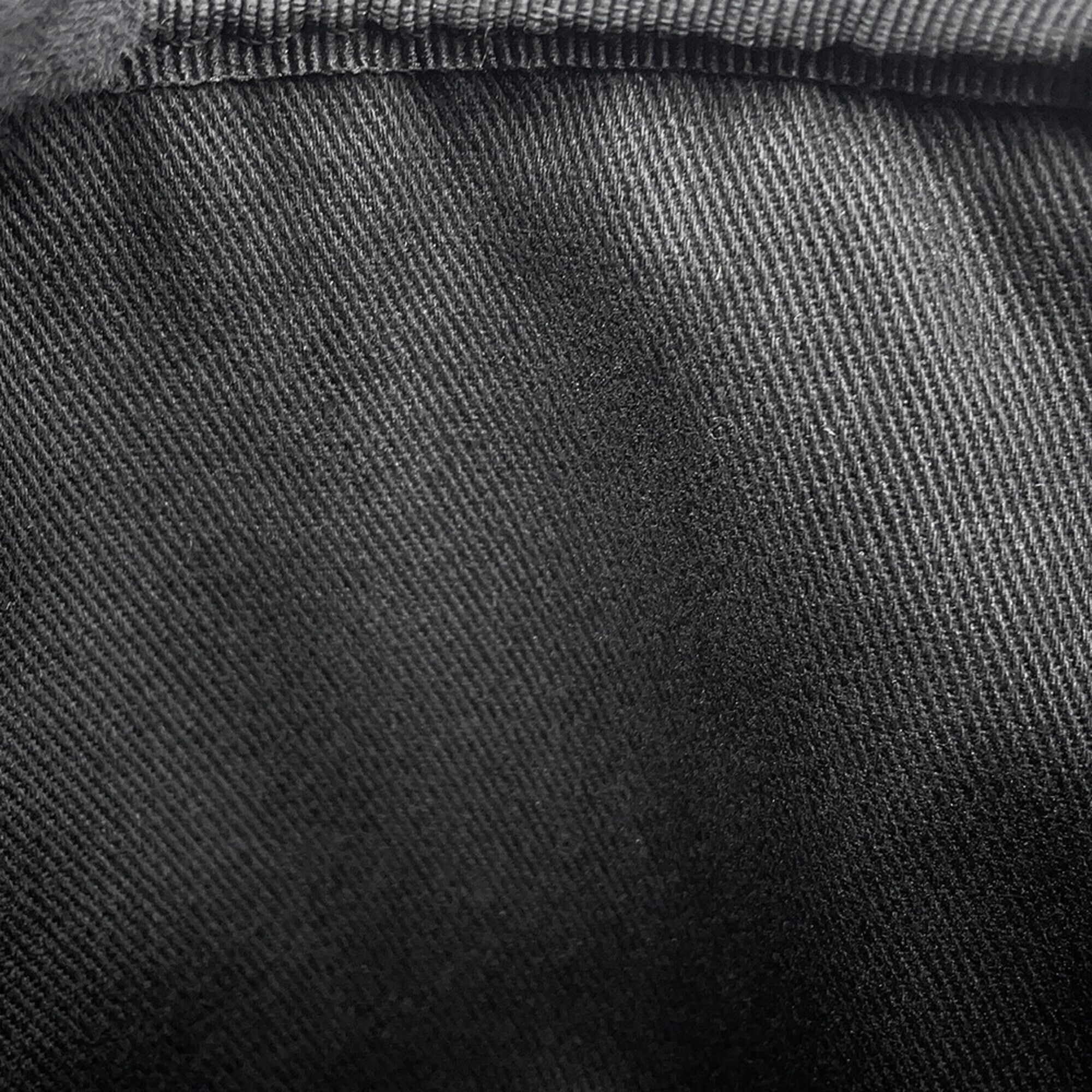 Chanel Black Leather Shoulder Bag (Pre-Owned)