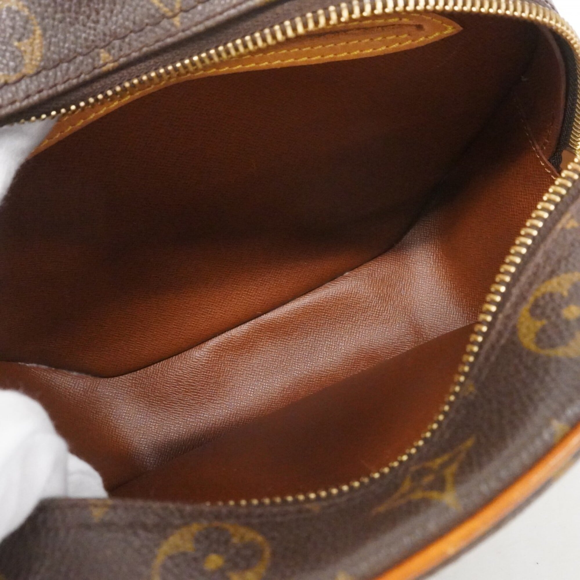 Louis Vuitton Brown Shoulder Bag (Pre-Owned)