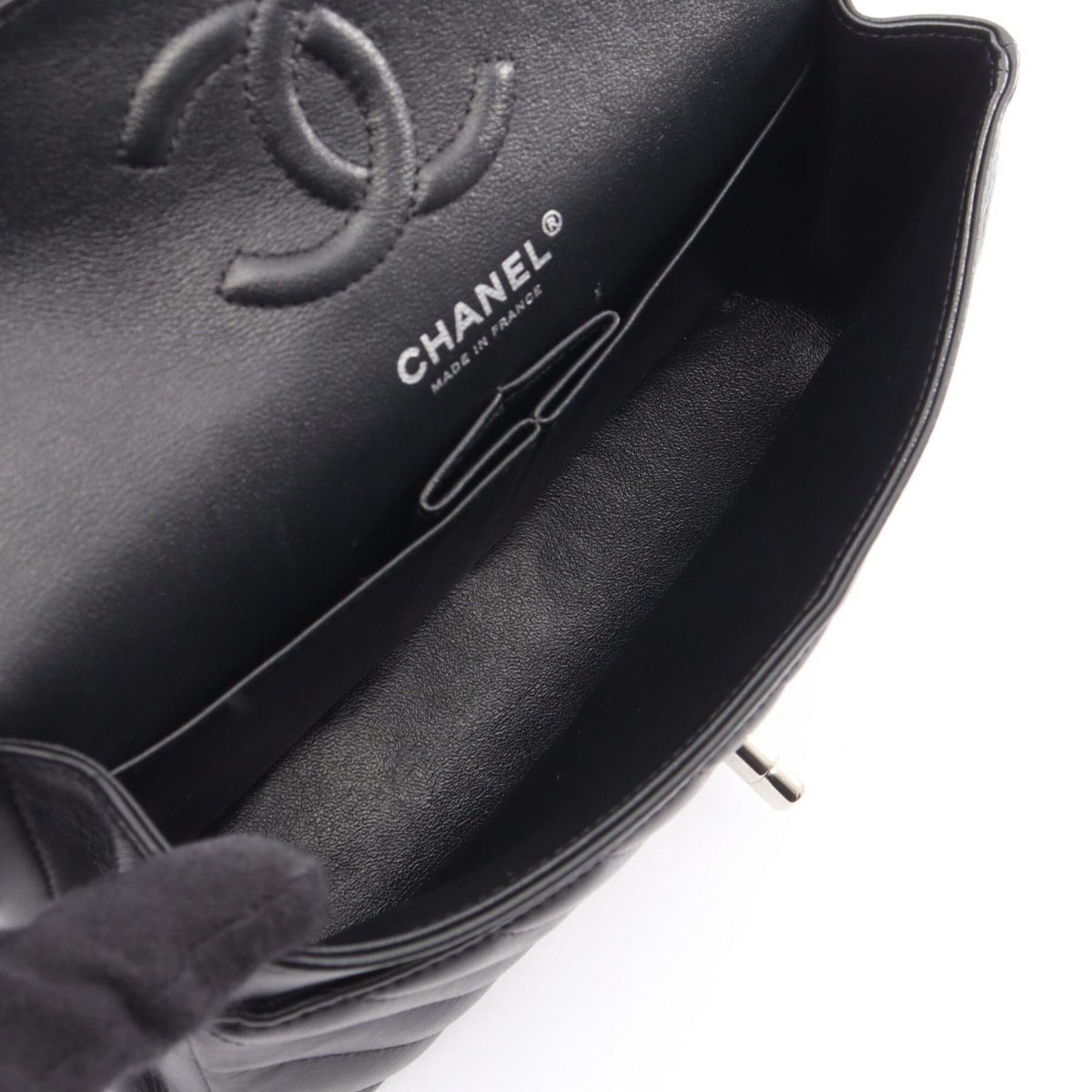 Chanel Black Handbag Shoulder Bag (Pre-Owned)