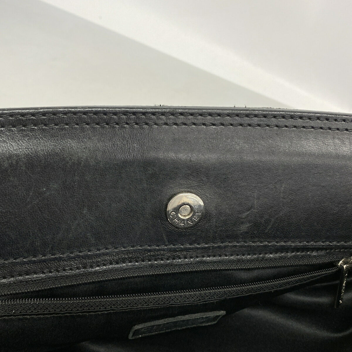 Chanel Black Leather Tote Bag (Pre-Owned)