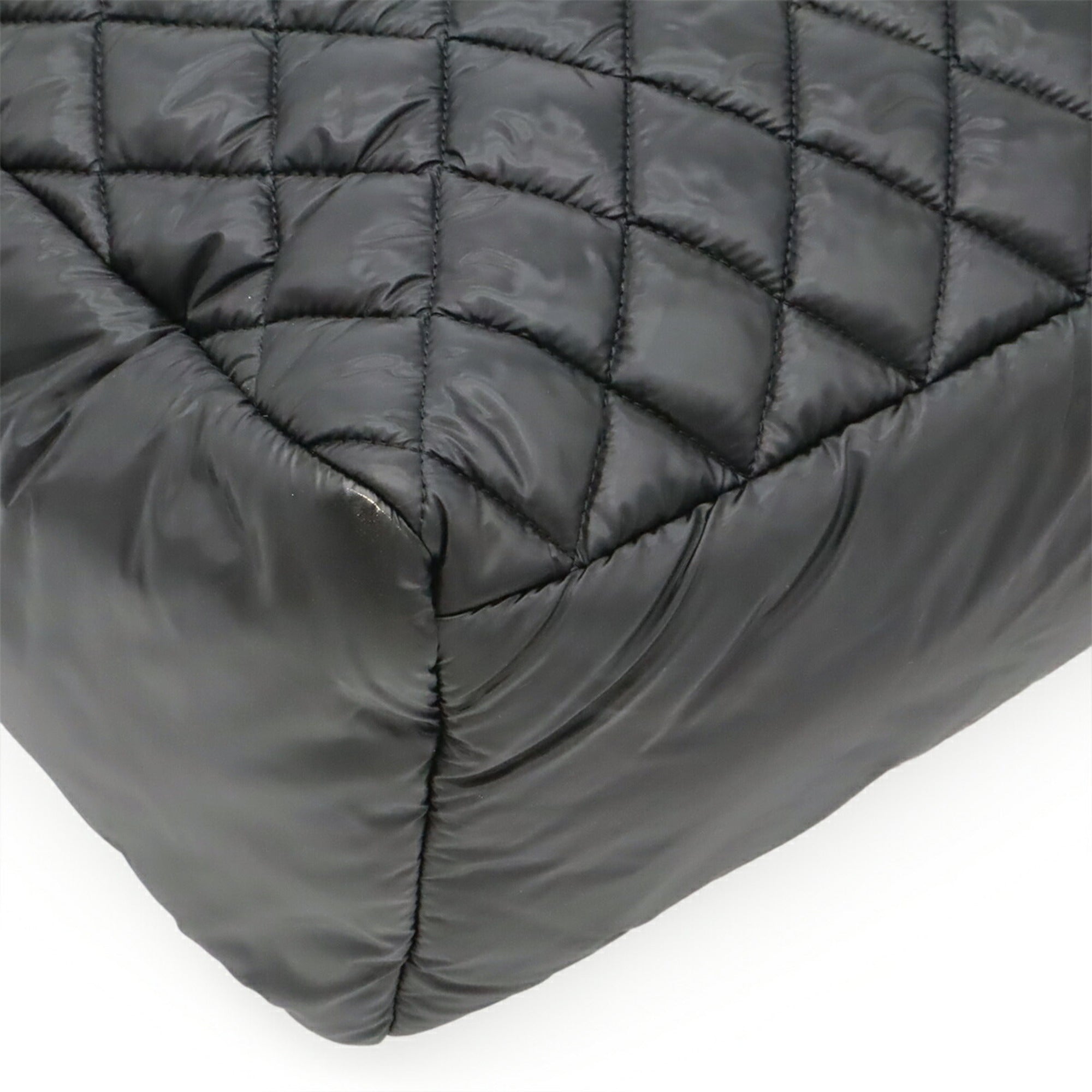 Chanel Black Quilting Handbag Tote Bag (Pre-Owned)