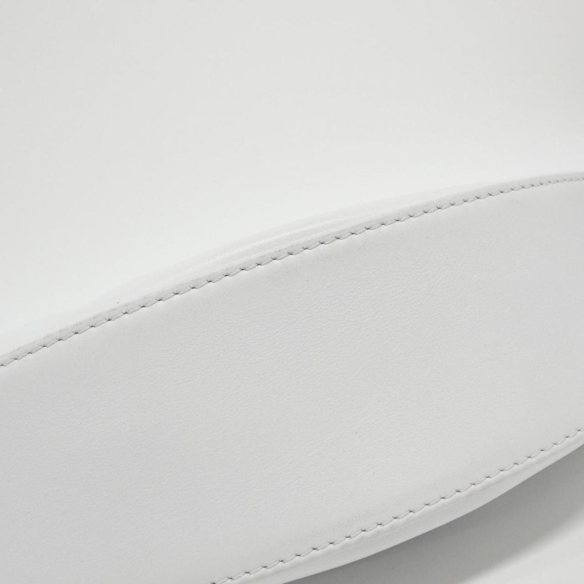 Louis Vuitton White Leather Shoulder Bag (Pre-Owned)