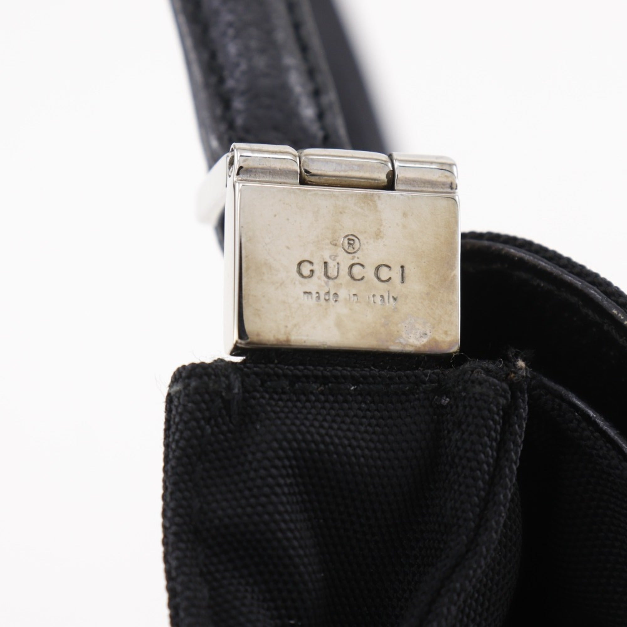 Gucci Black Nylon Canvas Shoulder Bag (Pre-Owned)