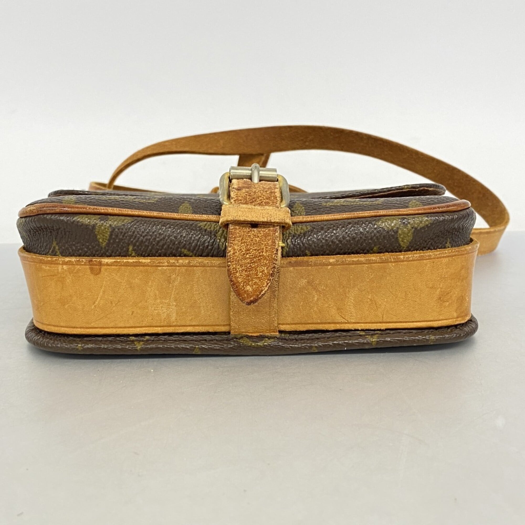 Louis Vuitton Brown Shoulder Bag (Pre-Owned)