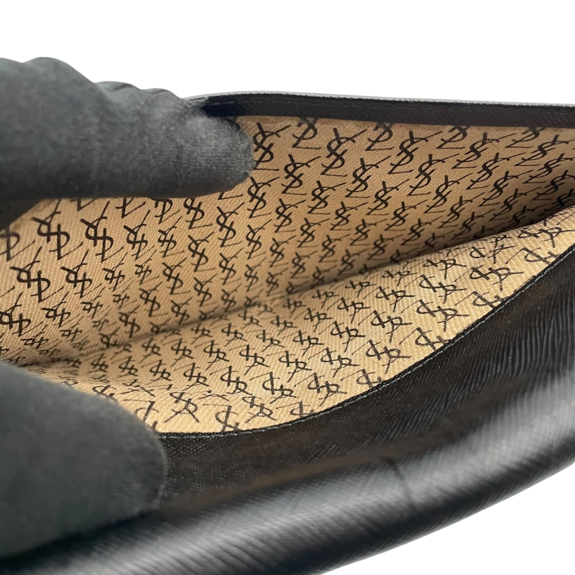 Yves Saint Laurent Black Leather Clutch Bag Handbag (Pre-Owned)