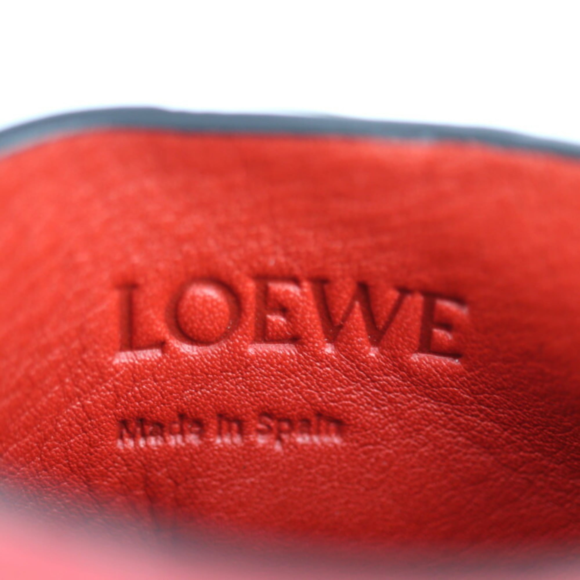Loewe Pink Leather Pochette Shoulder Bag (Pre-Owned)
