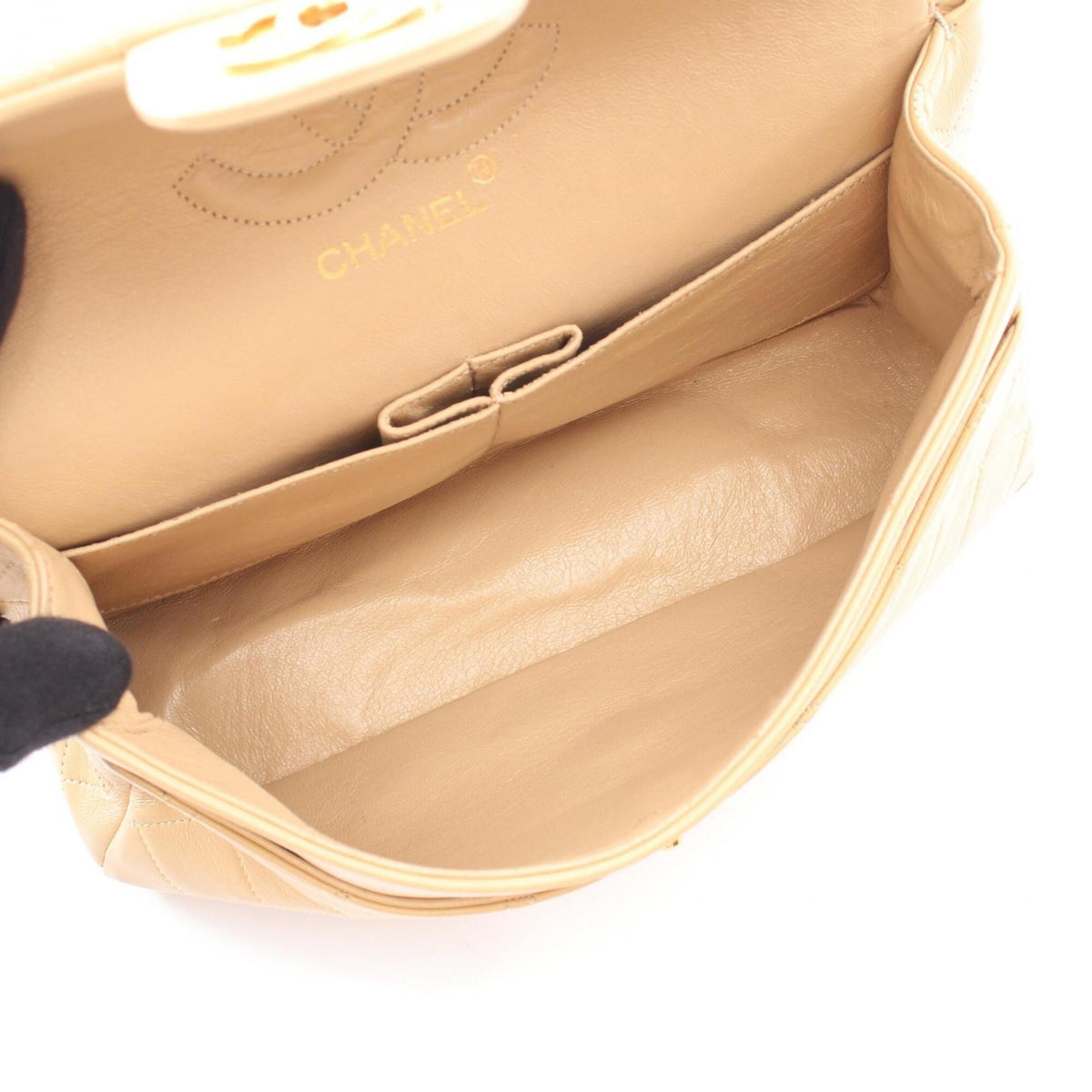 Chanel Beige Leather Handbag Shoulder Bag (Pre-Owned)