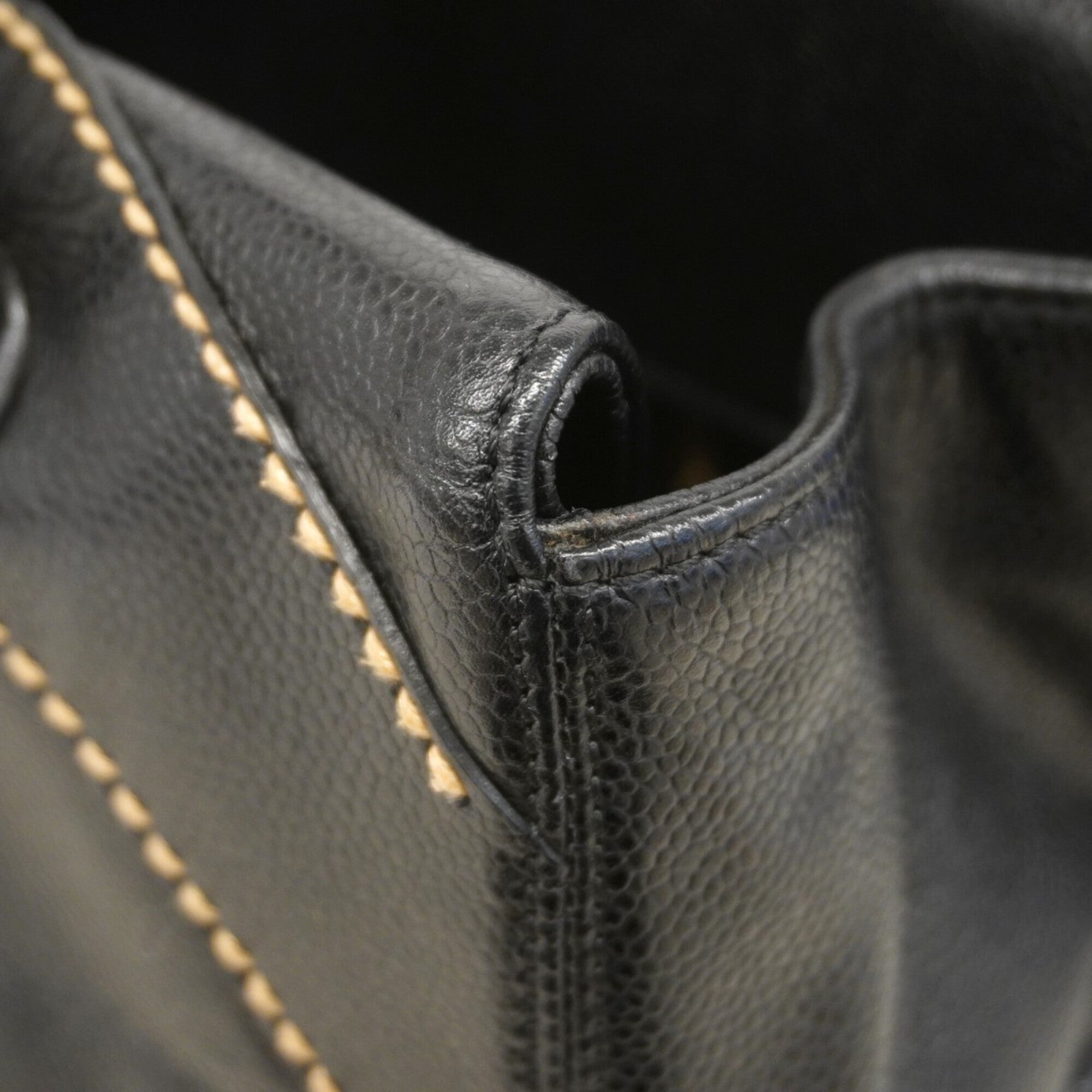 Chanel Black Grained Calfskin Tote Bag (Pre-Owned)