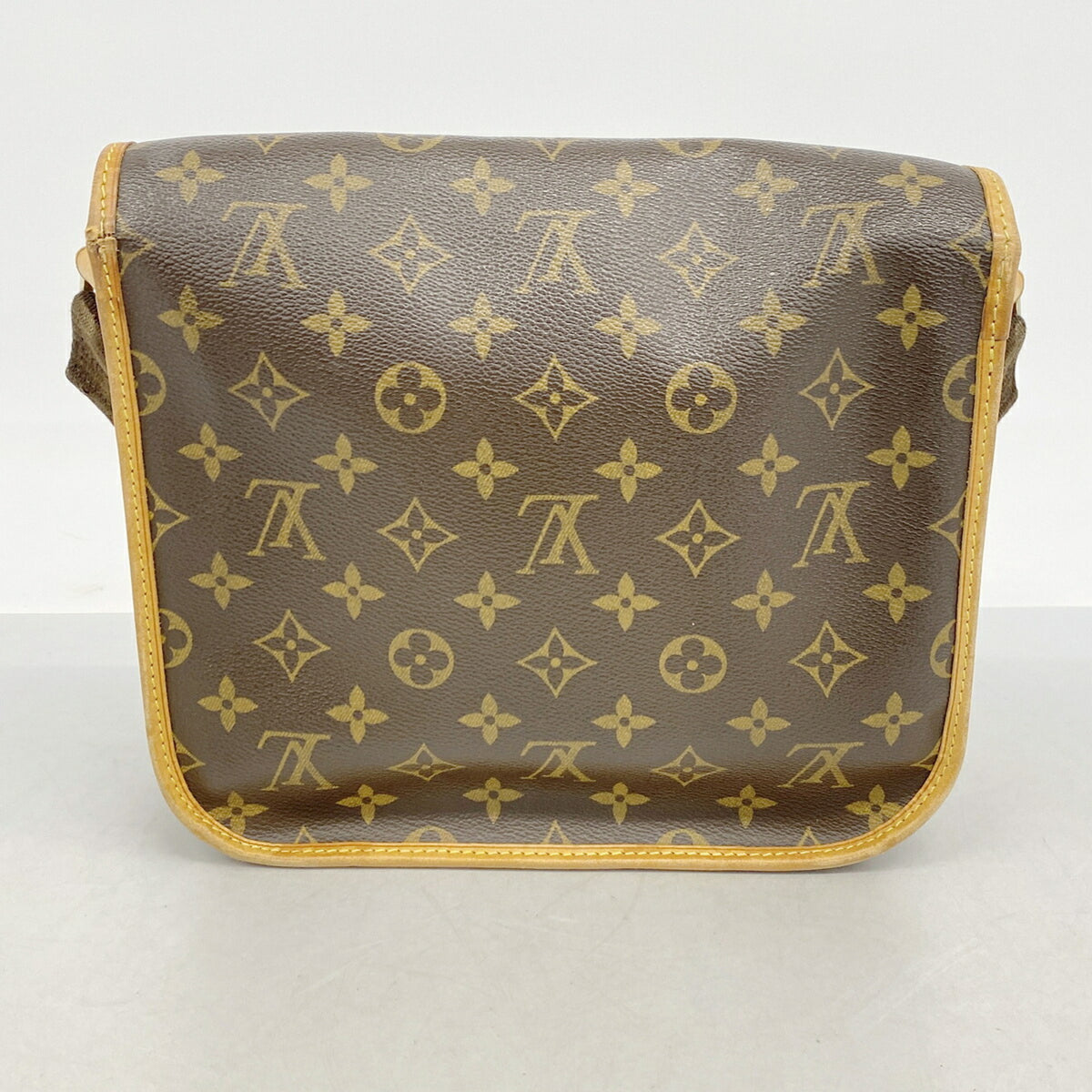Louis Vuitton Brown Shoulder Bag (Pre-Owned)