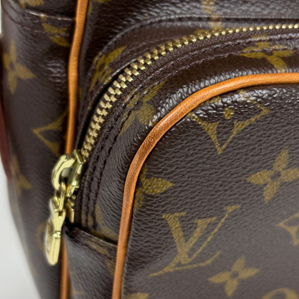 Louis Vuitton Brown Monogram Shoulder Bag (Pre-Owned)