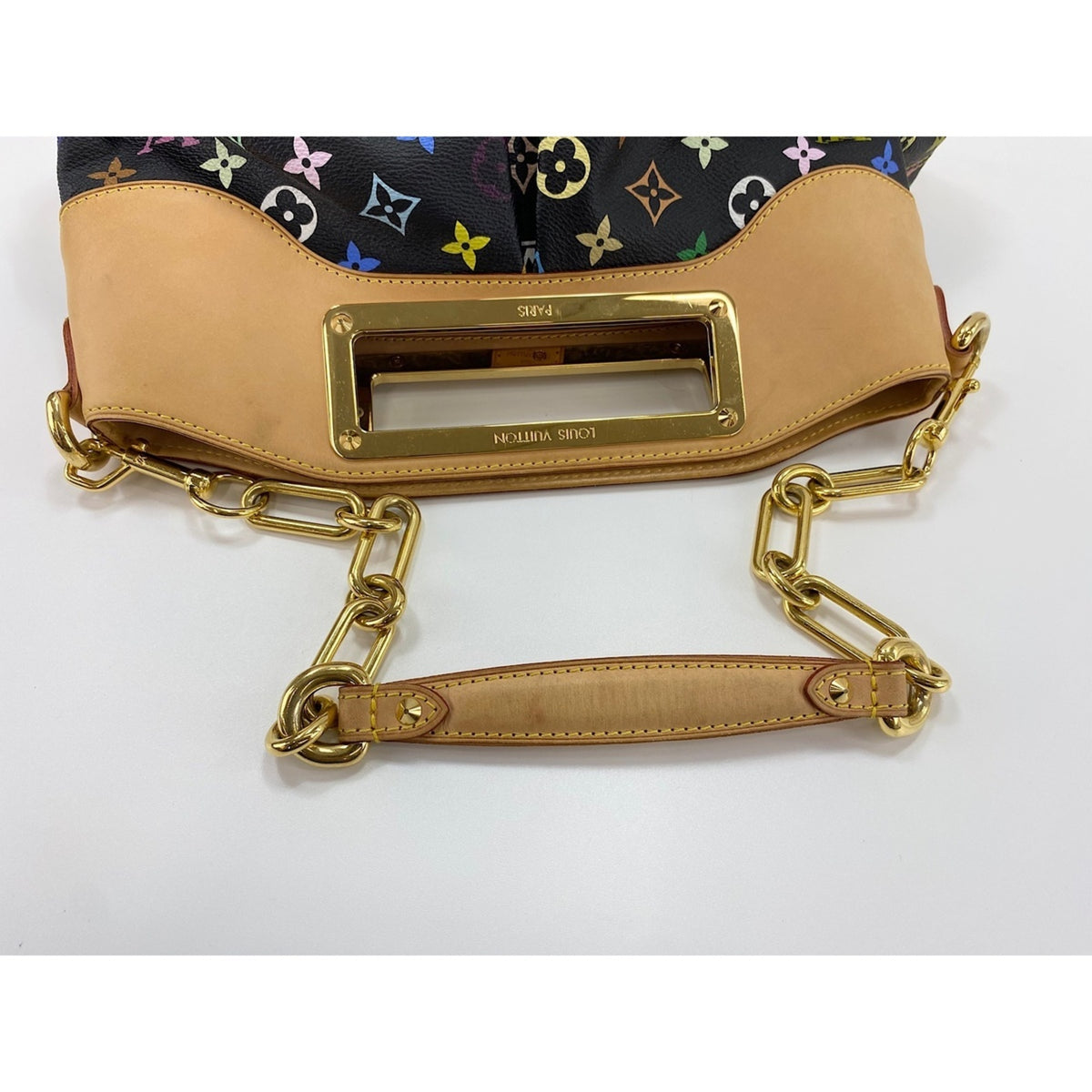 Louis Vuitton Black Handbag (Pre-Owned)