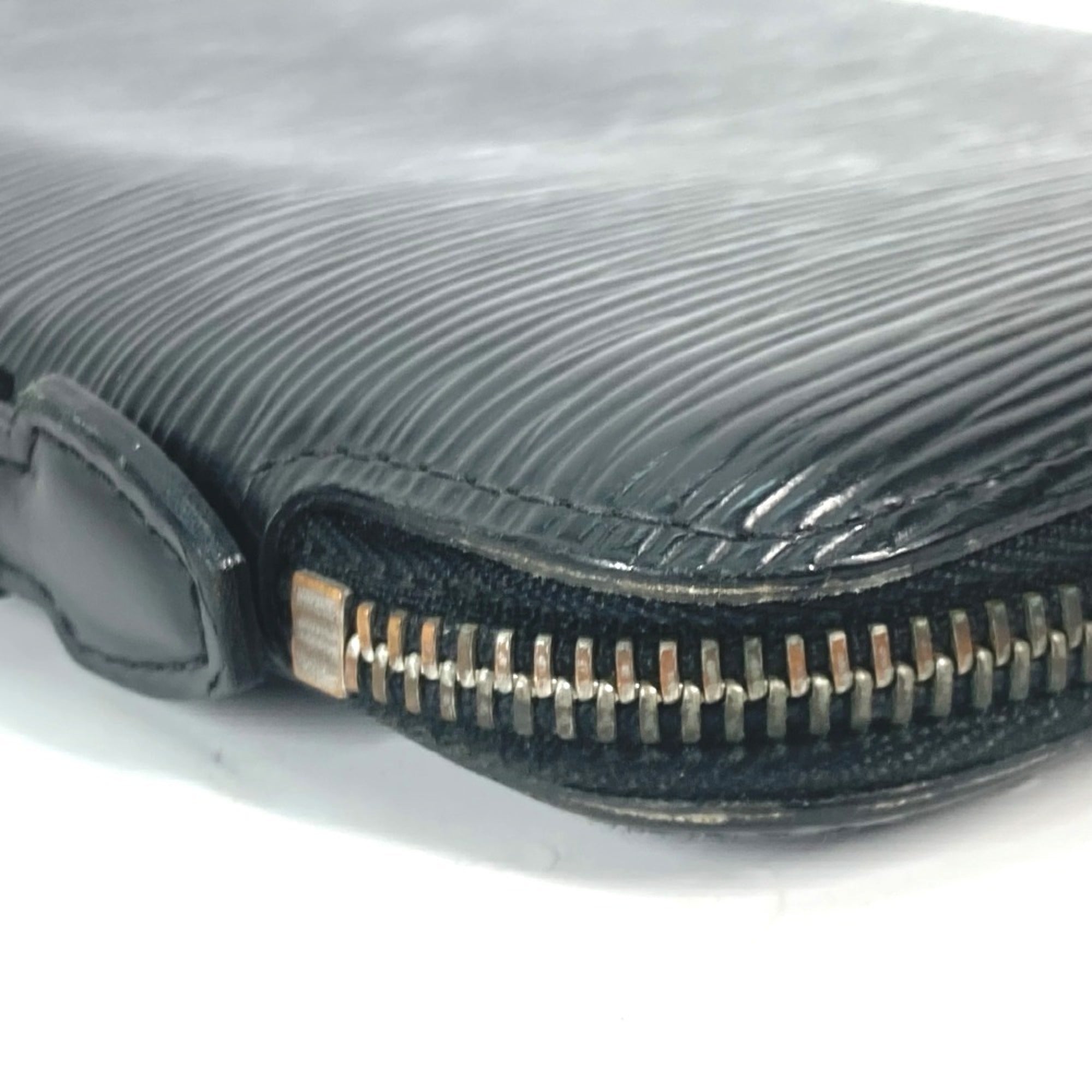 Louis Vuitton Epi Black Noir Epi Leather Clutch Bag Handbag (Pre-Owned)