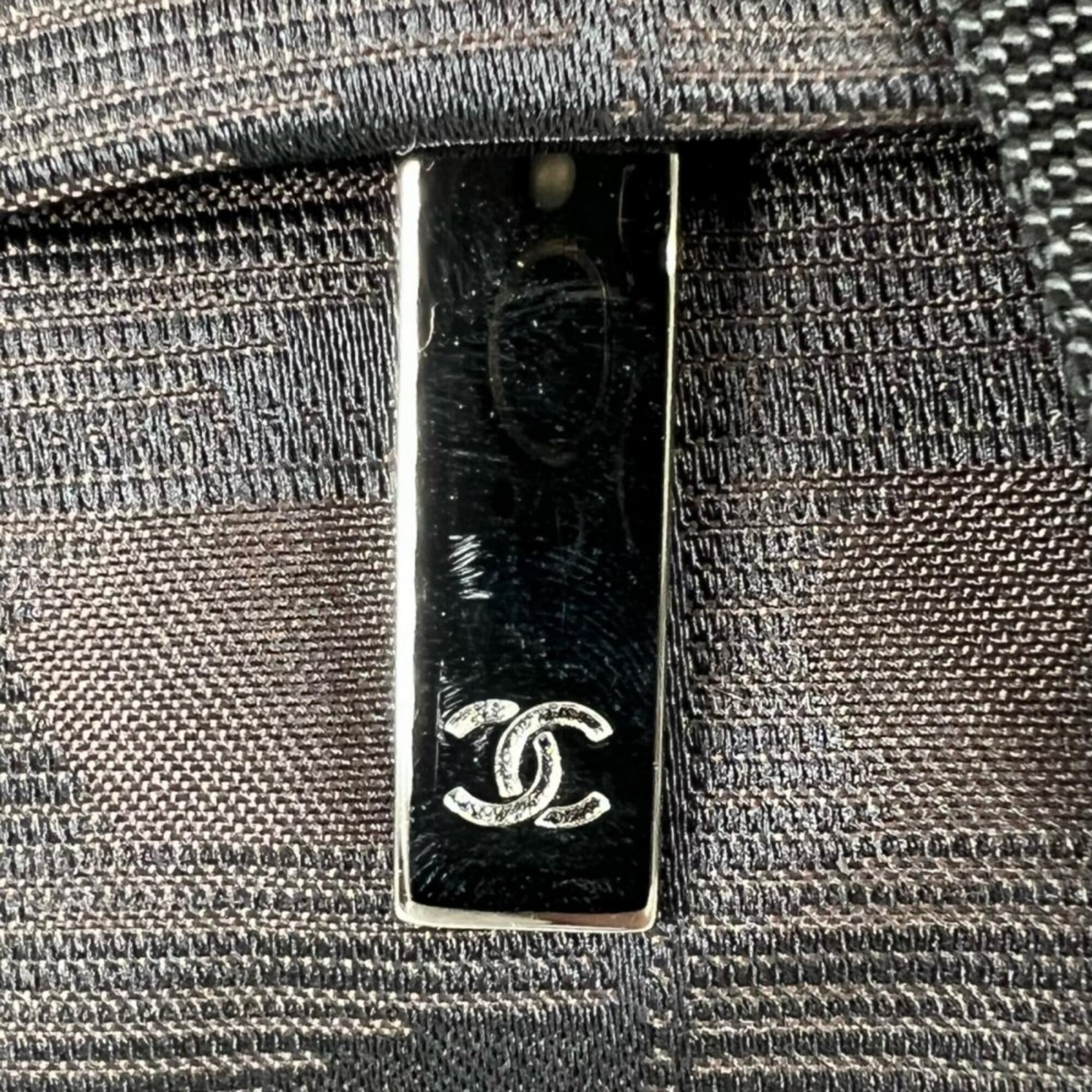 Chanel New Travel Line Black Nylon Shoulder Bag (Pre-Owned)